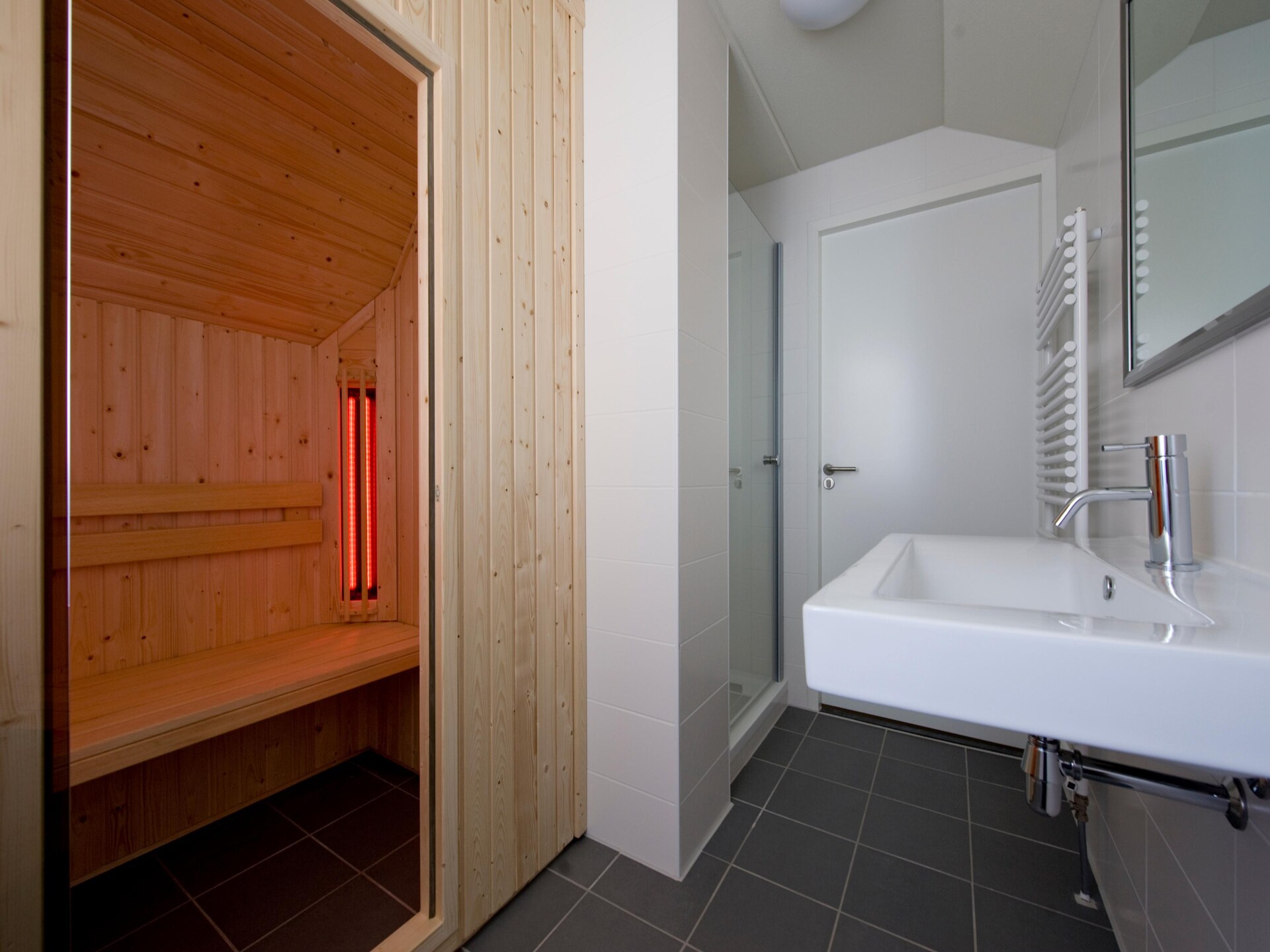 Halfvrijstaande villa met infraroodsauna, 400m van het strand - foto 6