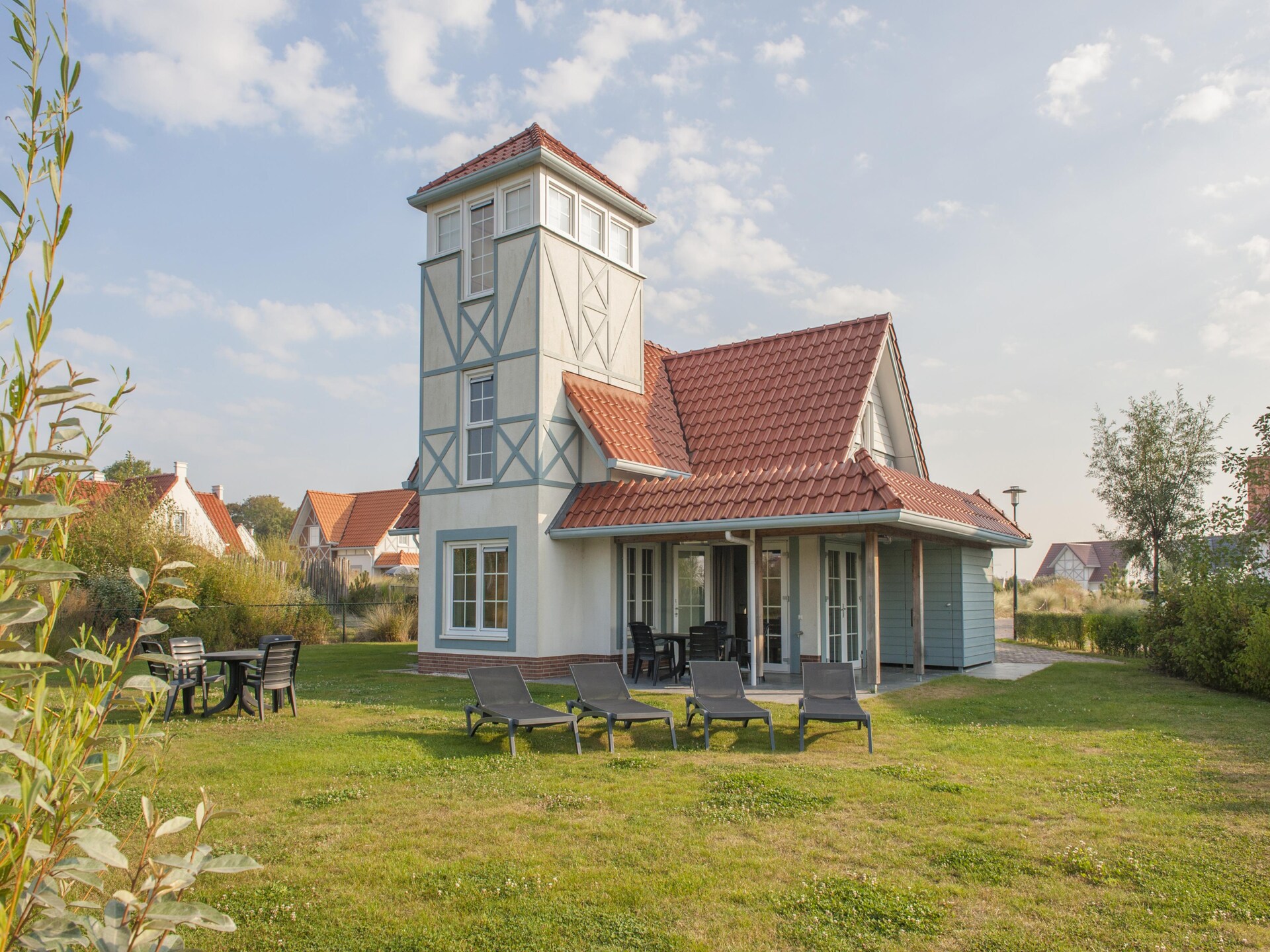 Vrijstaande villa met torenkamer op 400m van het strand, 9 pers - foto 1