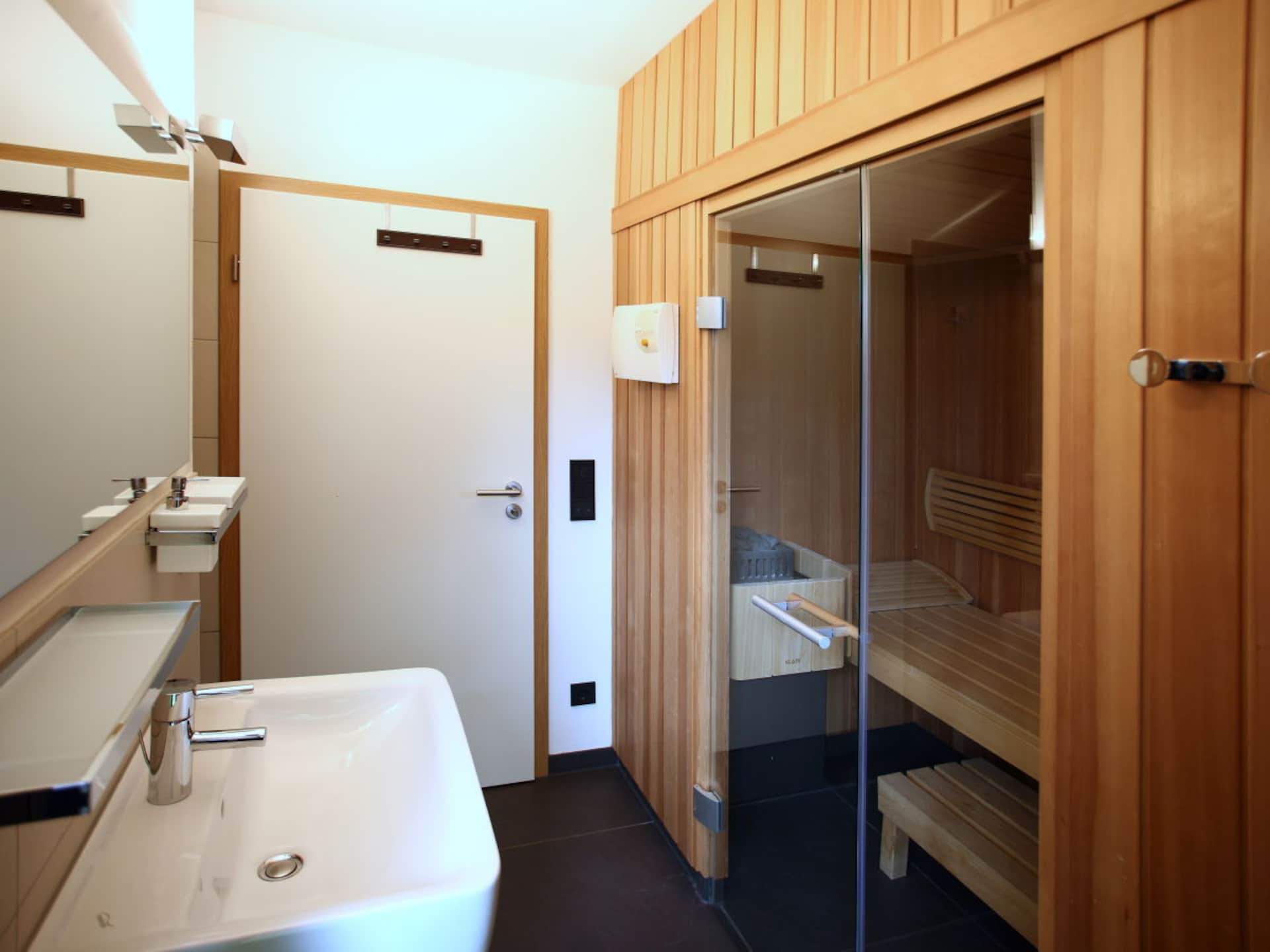 Centraal gelegen vakantiehuis aan het strand in Juliusruh - foto 11