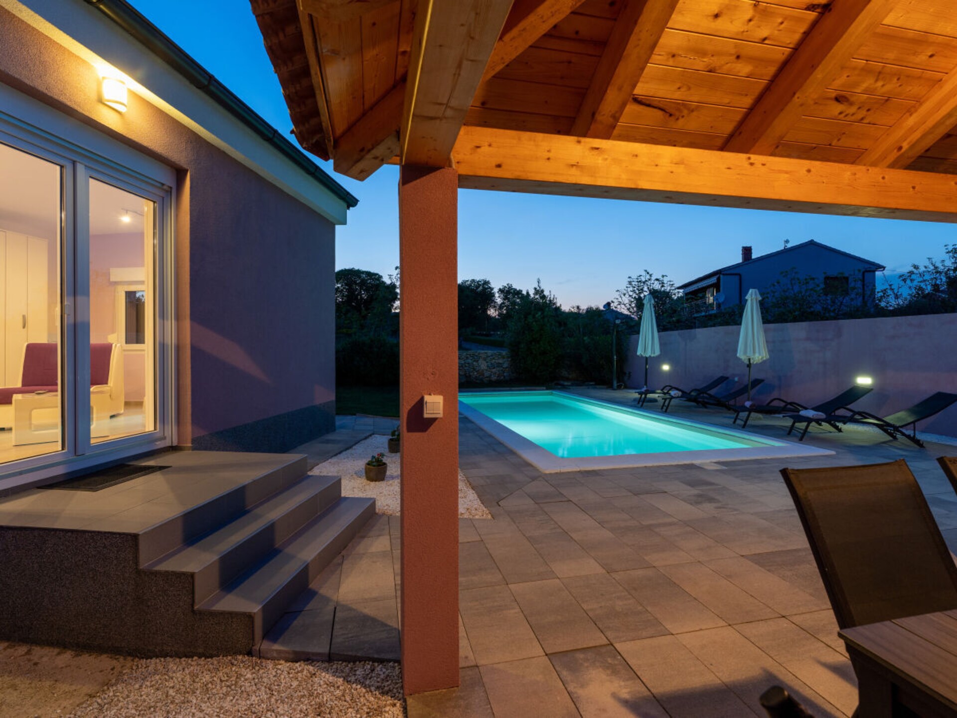 Moderne villa met privézwembad en trampoline op 1 km van zee bij Rakalj - foto 29