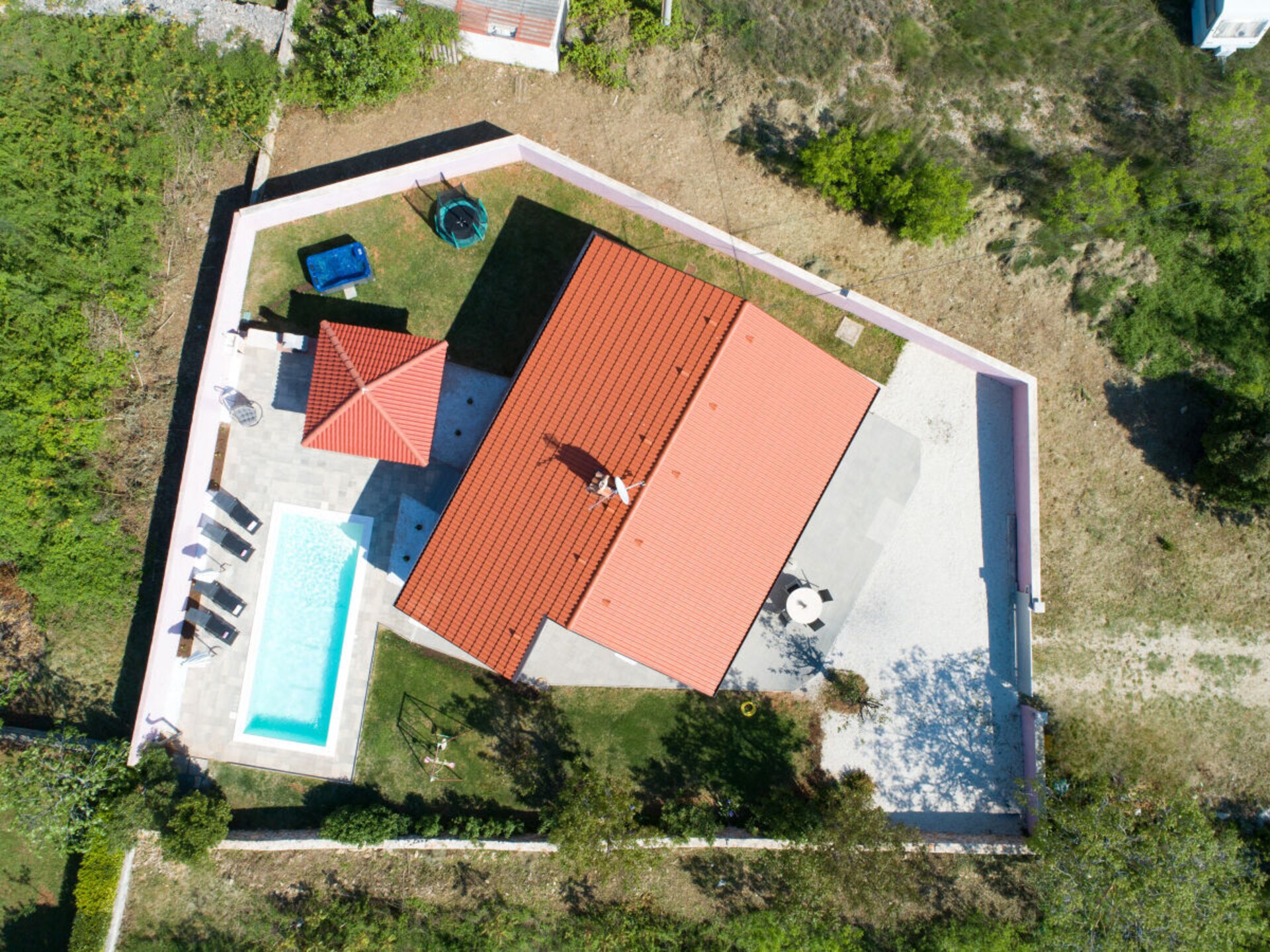 Moderne villa met privézwembad en trampoline op 1 km van zee bij Rakalj - foto 38