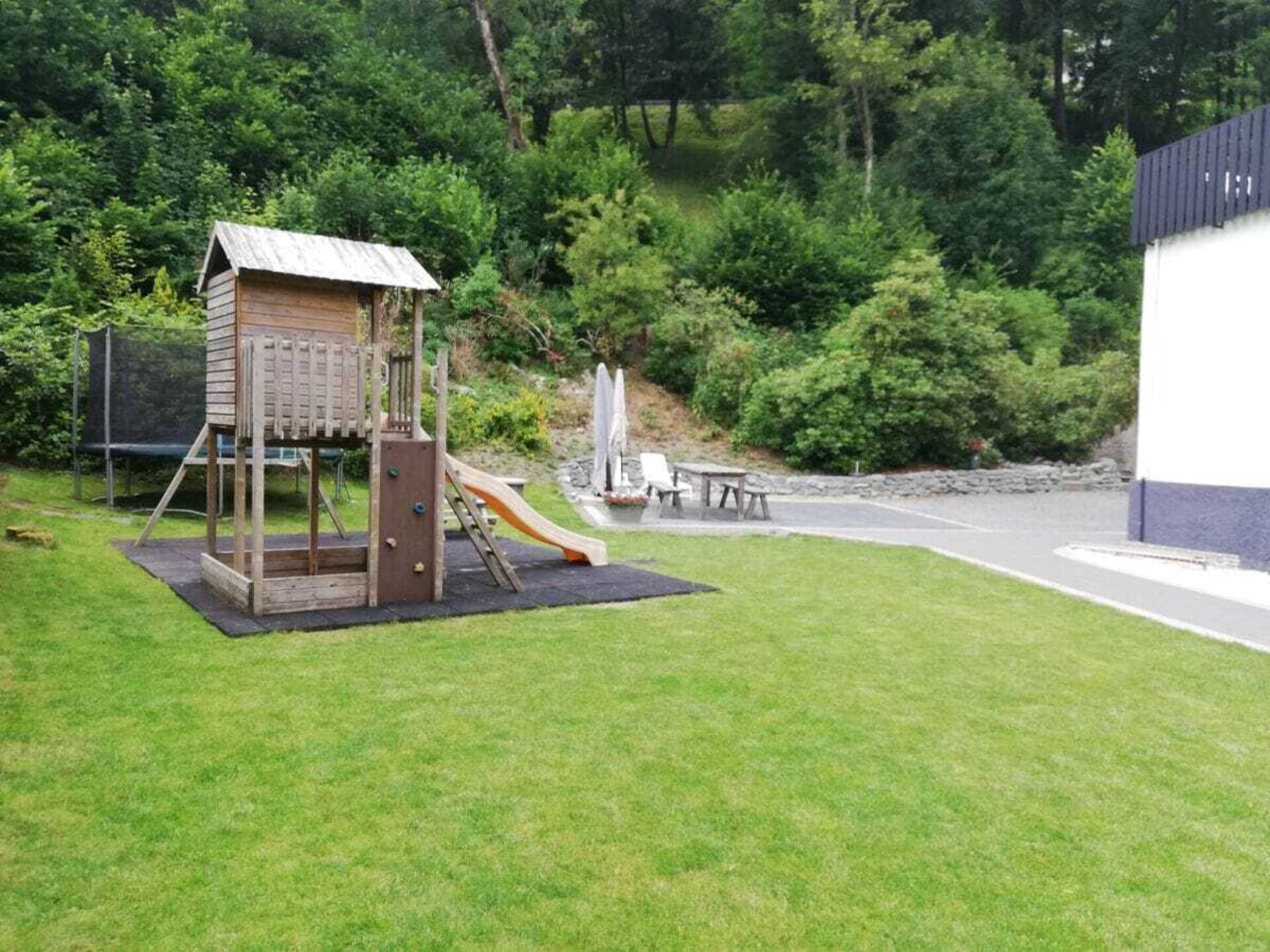 Ruim vakantiehuis voor 14 personen met grote tuin, 300m van centrum Winterberg - foto 23