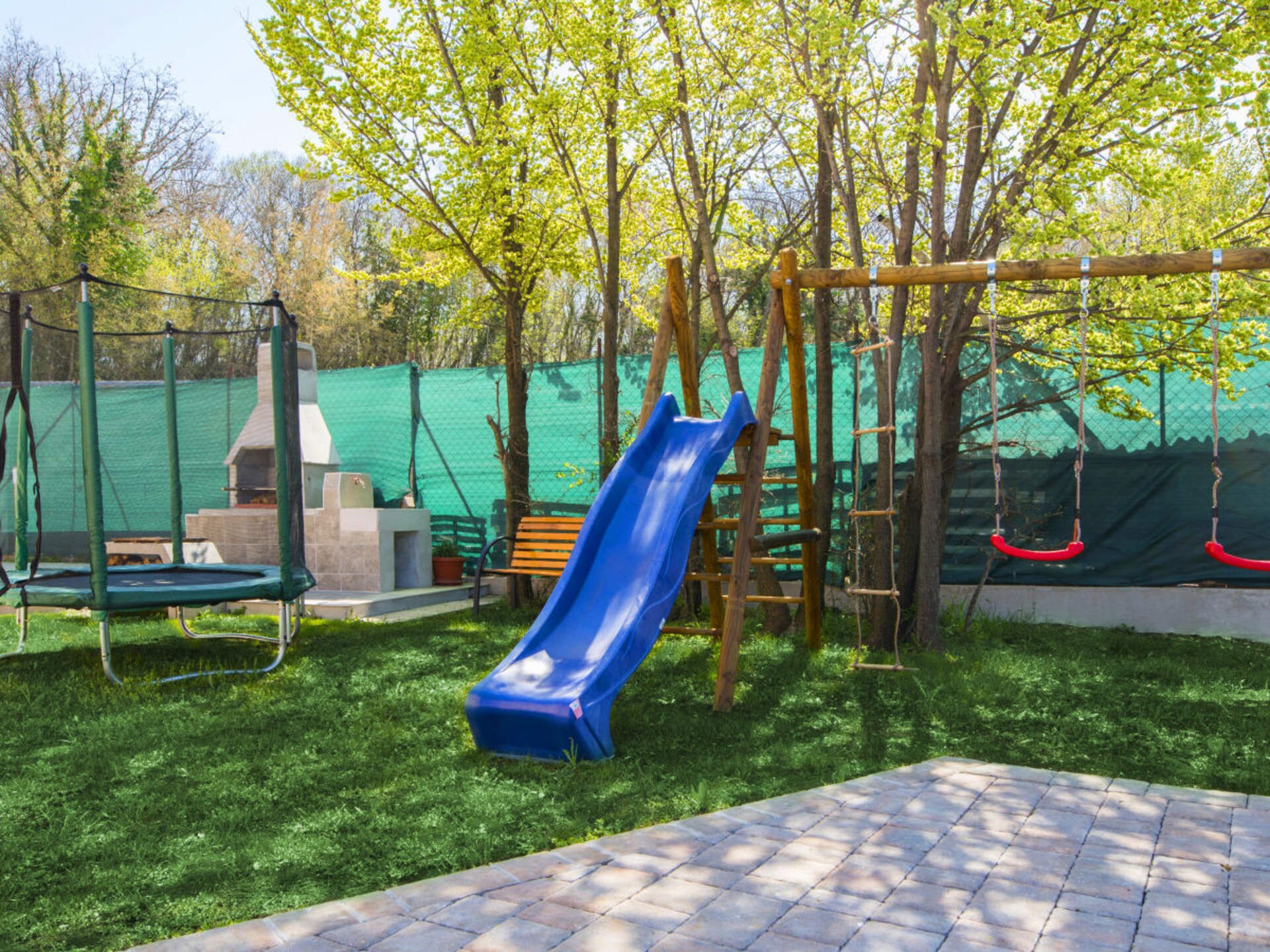 Unieke V-vormige villa bij Labin met privézwembad en speeltuin - foto 4