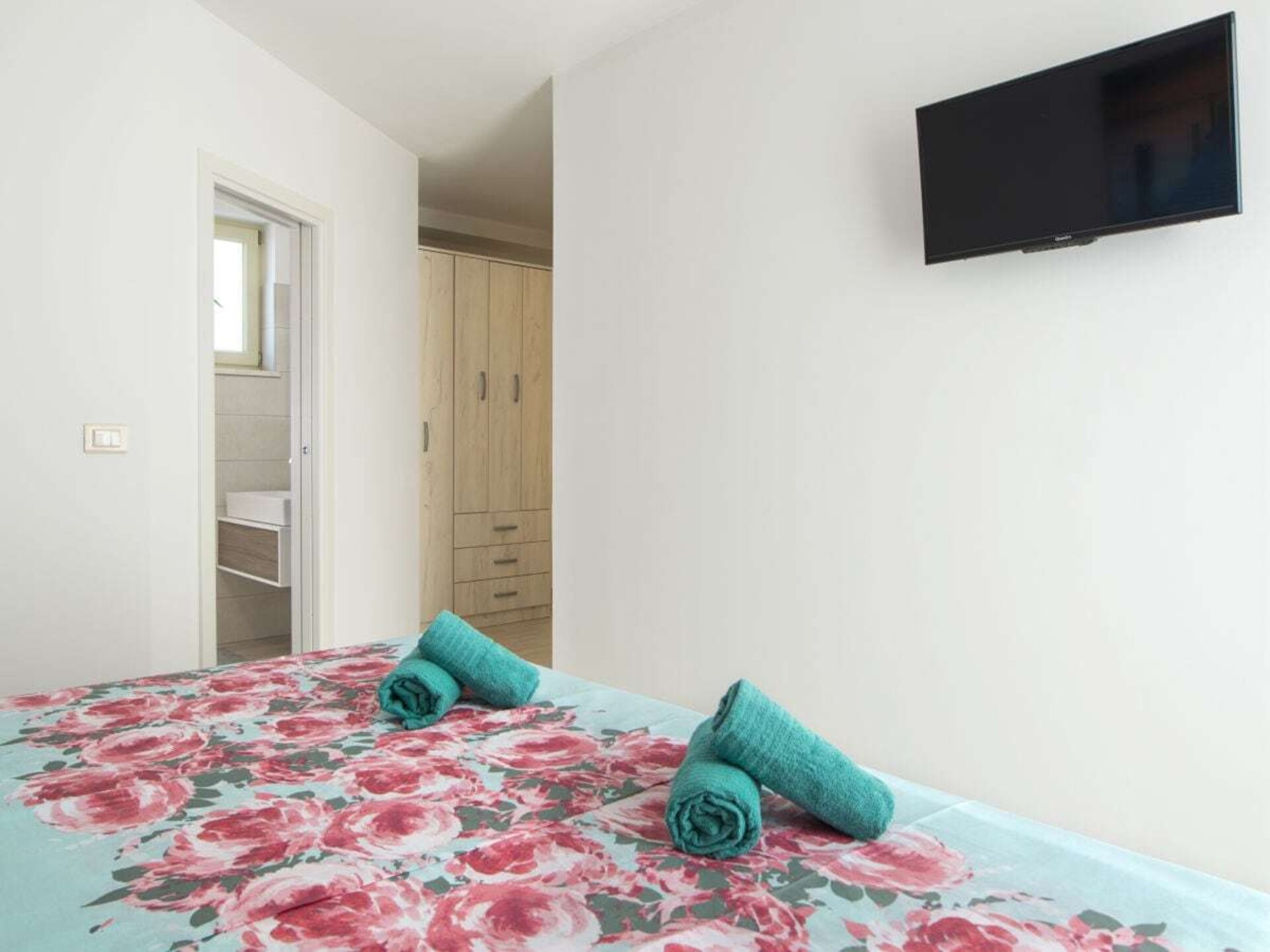 Unieke V-vormige villa bij Labin met privézwembad en speeltuin - foto 12
