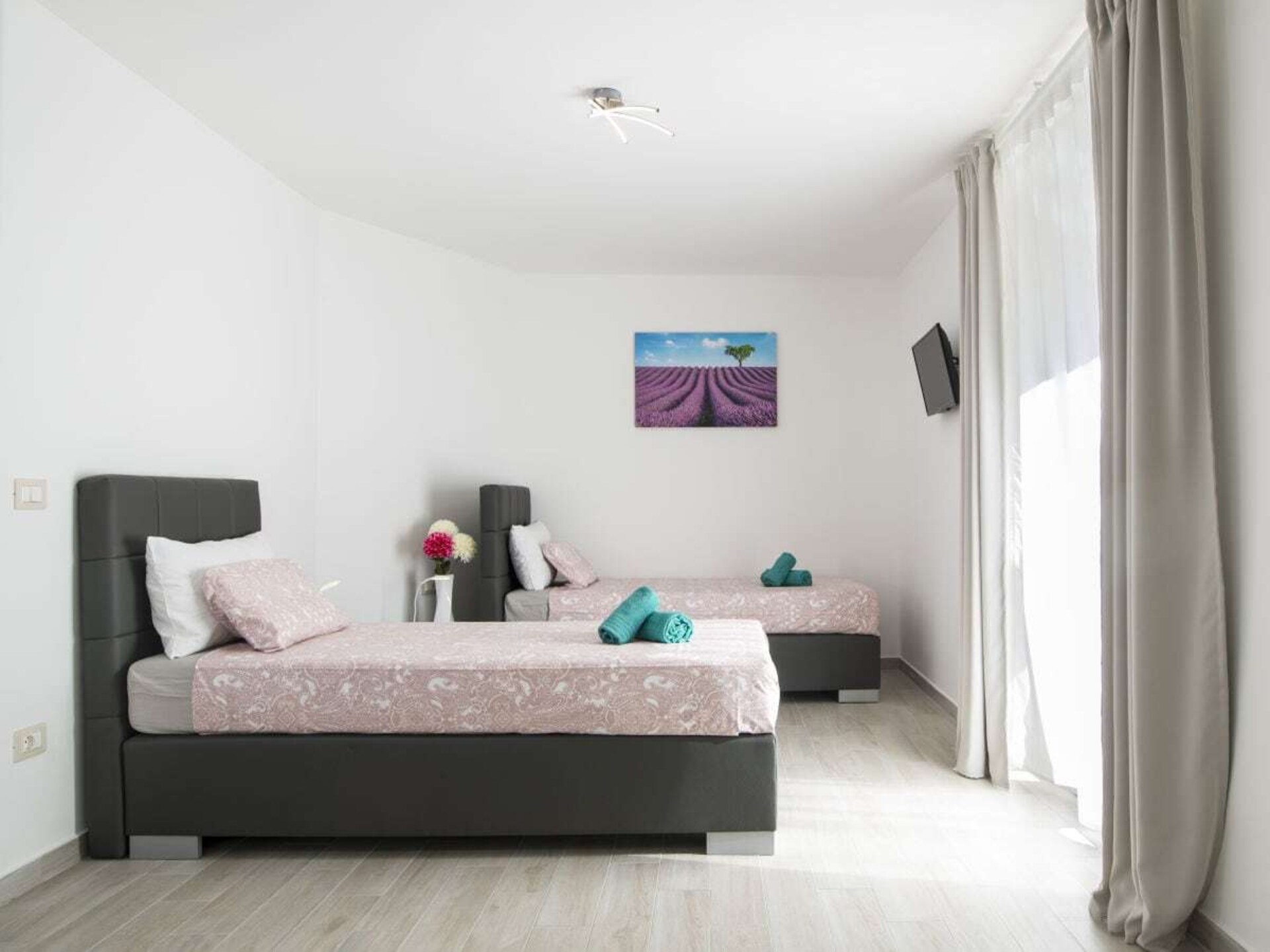 Unieke V-vormige villa bij Labin met privézwembad en speeltuin - foto 14