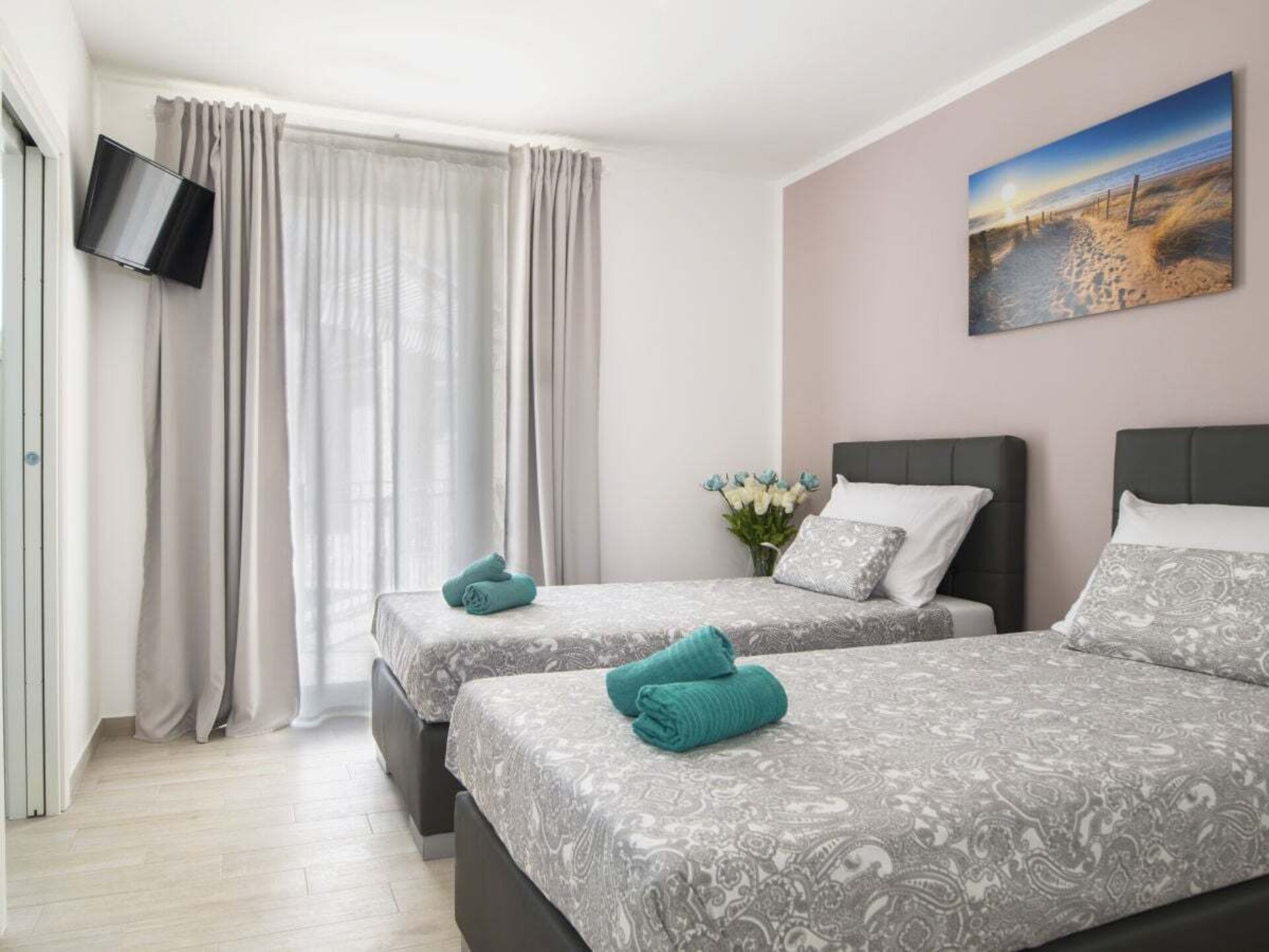 Unieke V-vormige villa bij Labin met privézwembad en speeltuin - foto 16
