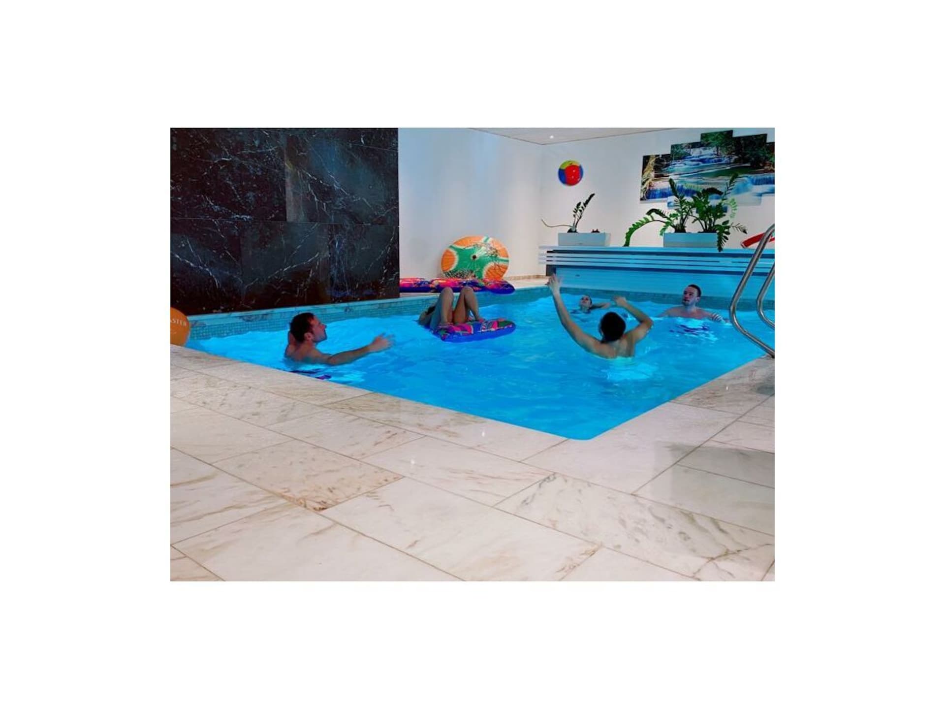 Op 800m van centrum Gebhardshain: Vakantiehuis met privézwembad - foto 4