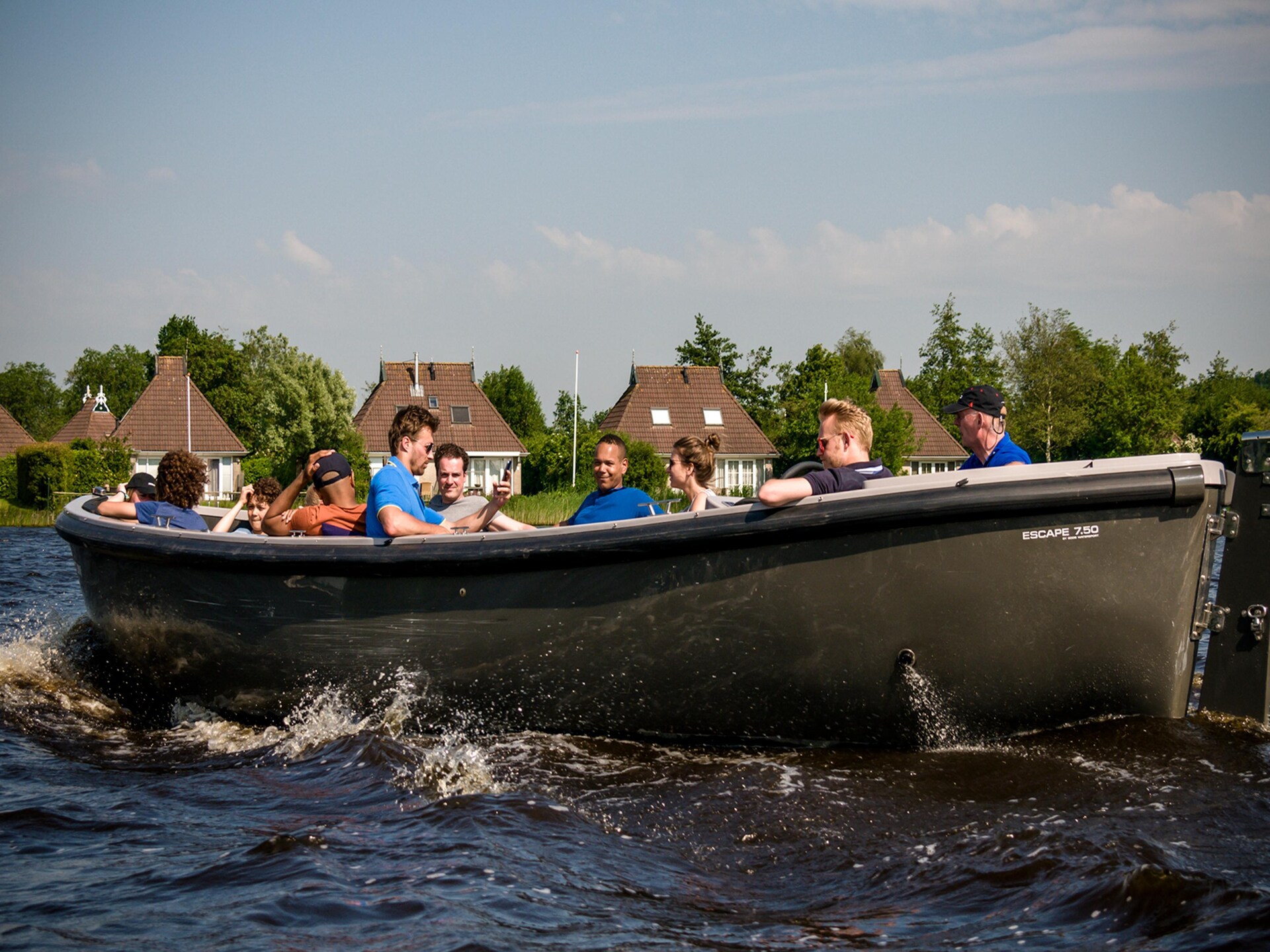 Grand Tolve Wellness de luxe: luxe nautisch vakantiehuis met sauna, buitenspa en privésloep in Eernewoude - foto 25