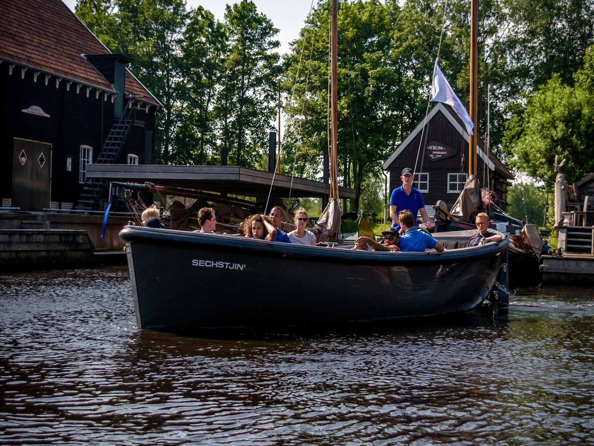 Grand Tolve Wellness de luxe: luxe nautisch vakantiehuis met sauna, buitenspa en privésloep in Eernewoude - foto 31