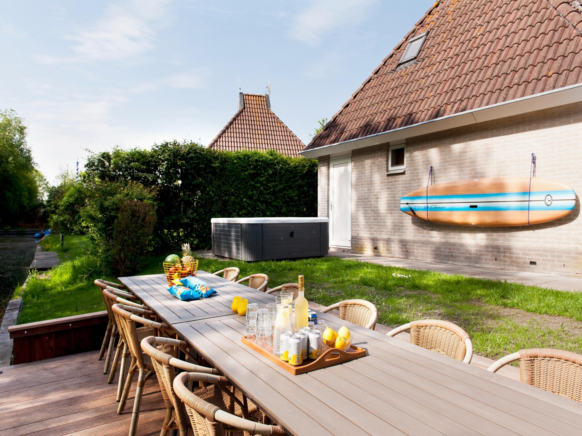 Grand Tolve Wellness: Luxe 12-persoons villa met sauna en buitenspa aan het water - foto 16