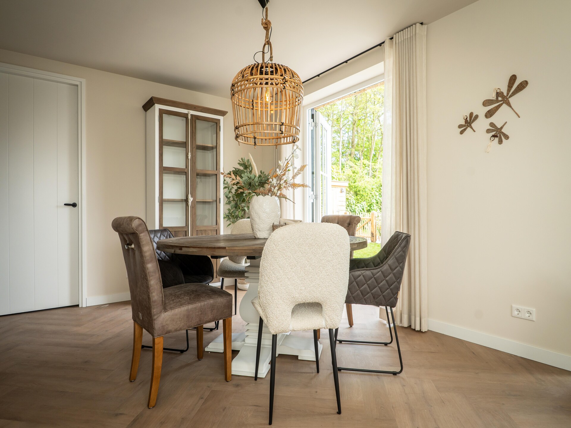 Luxe vrijstaande wellnessvilla met rieten dak nabij strand van Texel - foto 11