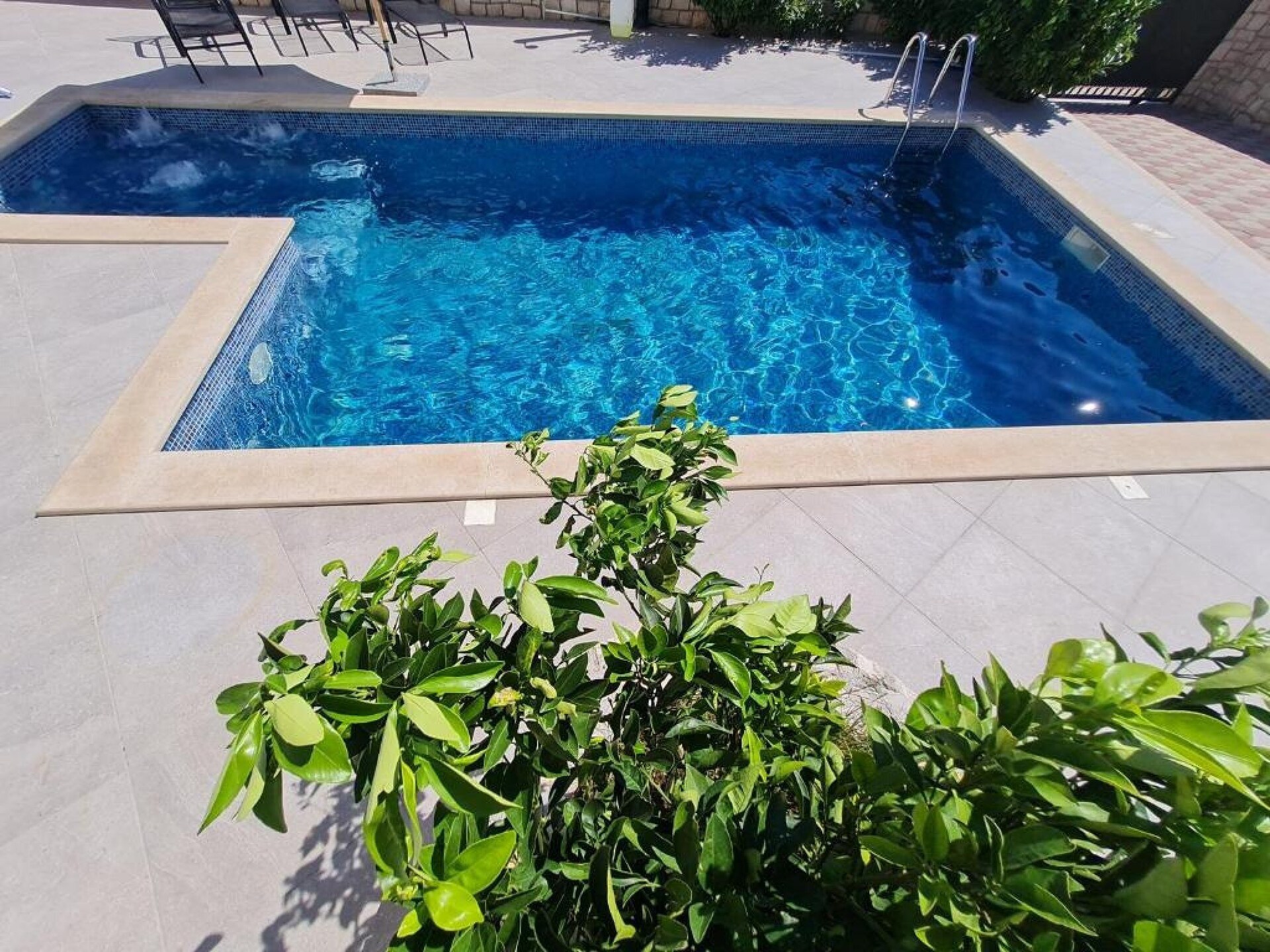 Luxe Appartement Ani met zwembad en jacuzzi op 500m van het strand in Sutivan - foto 31