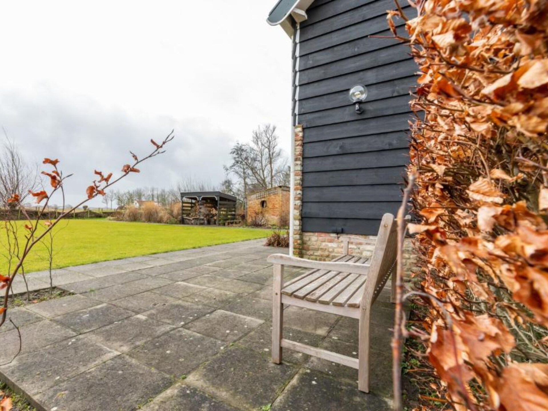 De Kleine Pionier: Modern vakantiehuis met tuin in hartje Grijpskerke - foto 17