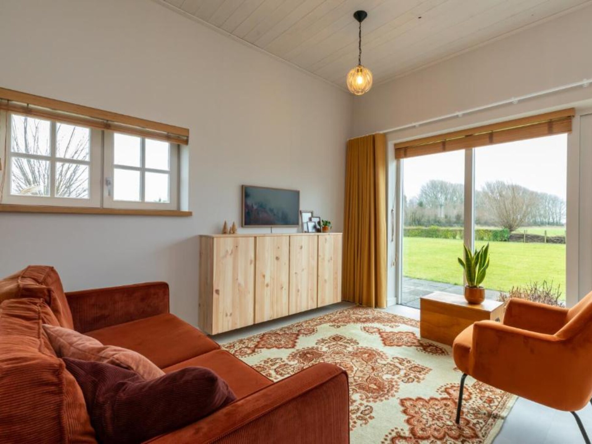 De Kleine Pionier: Modern vakantiehuis met tuin in hartje Grijpskerke - foto 2