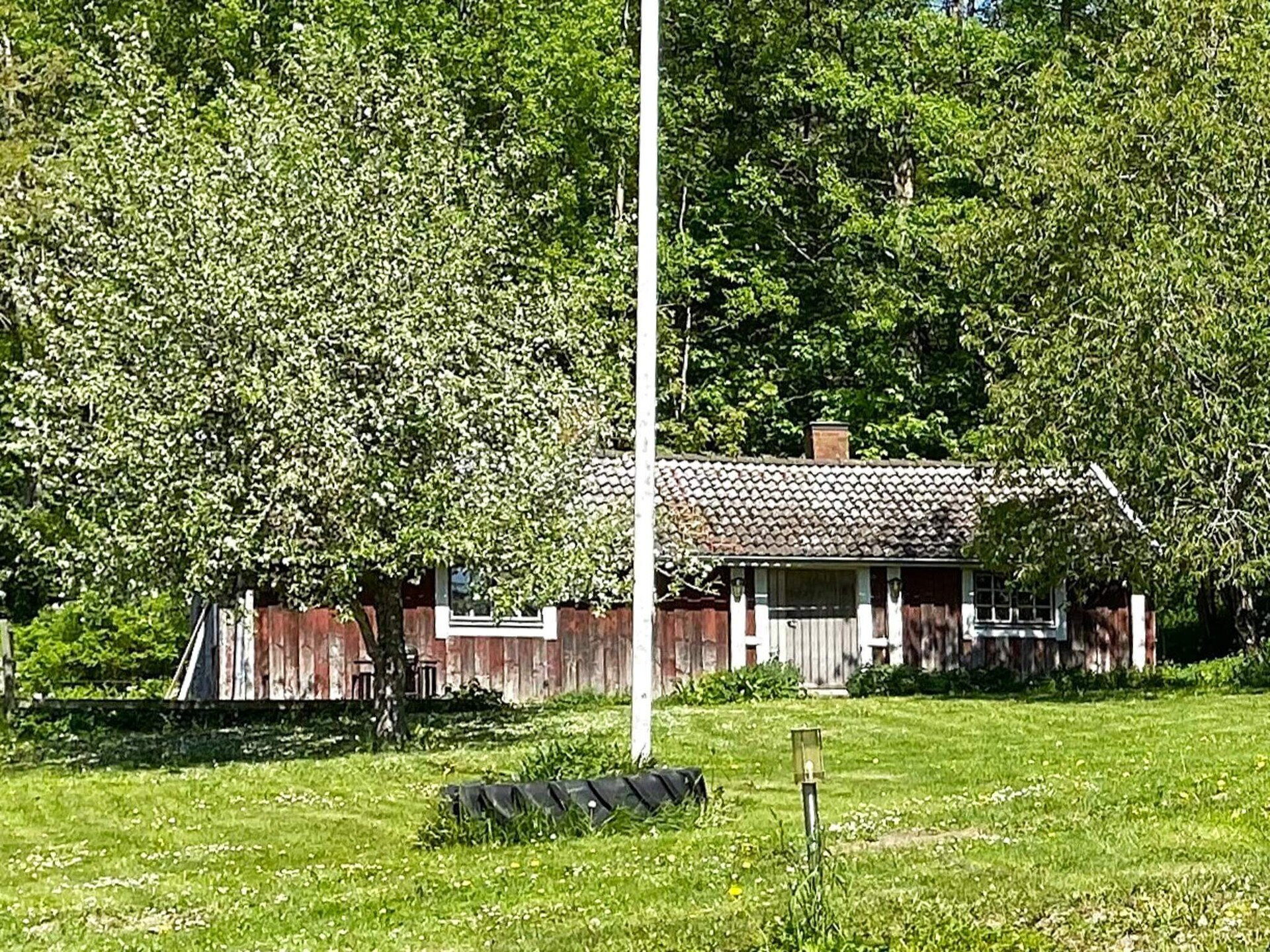 Authentieke Zweedse blokhut aan de golfbaan bij Anneby - foto 2
