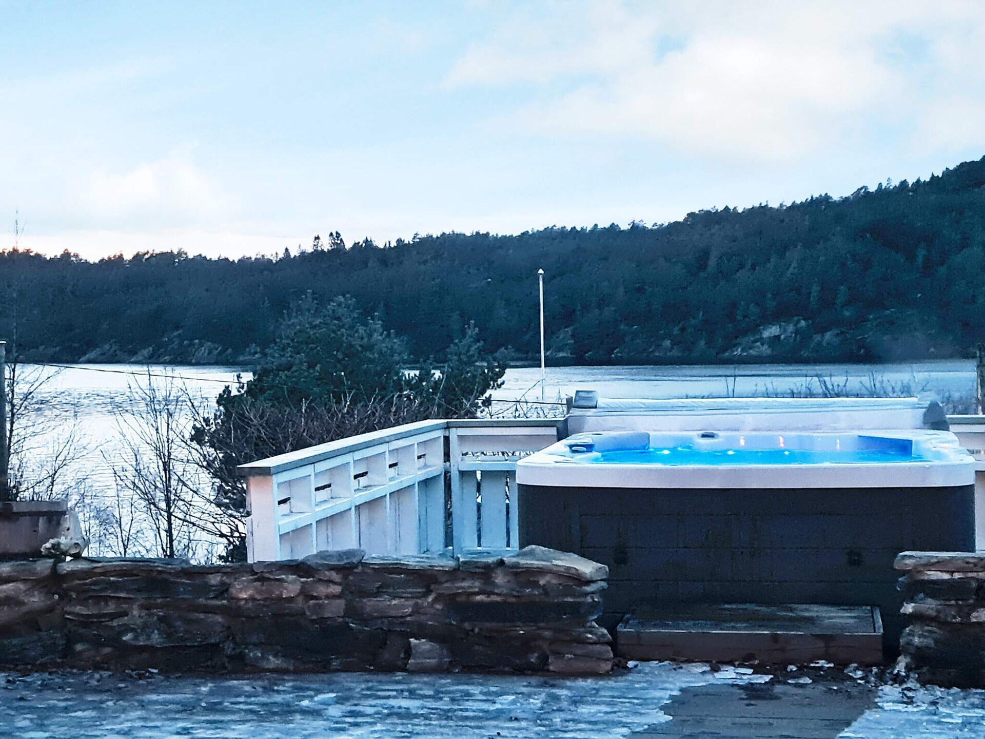 Vrijstaand vakantiehuis aan het Fensfjord met whirlpool en bootverhuur - foto 2