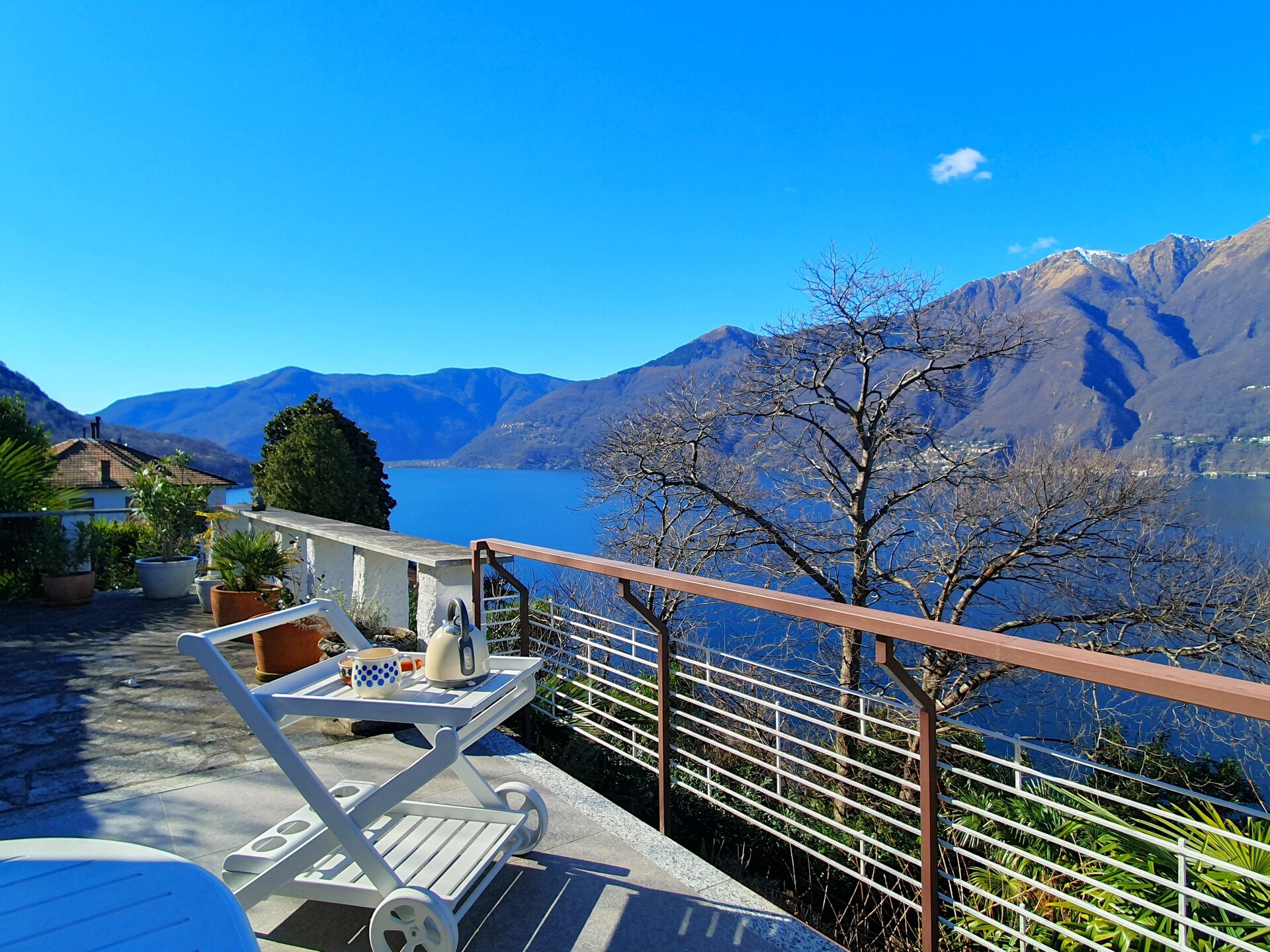 Romantisch appartement aan het Lago Maggiore met panoramisch uitzicht - foto 1