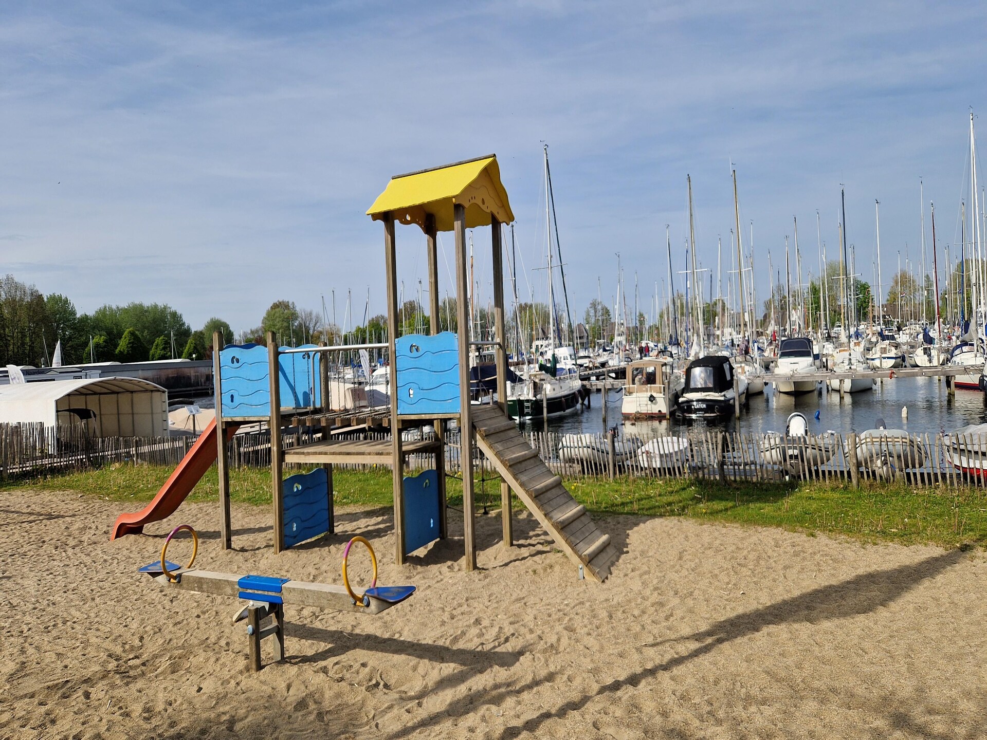 Havenlodges Naarden 1: Charmant verblijf op het water in schilderachtige jachthaven - foto 9