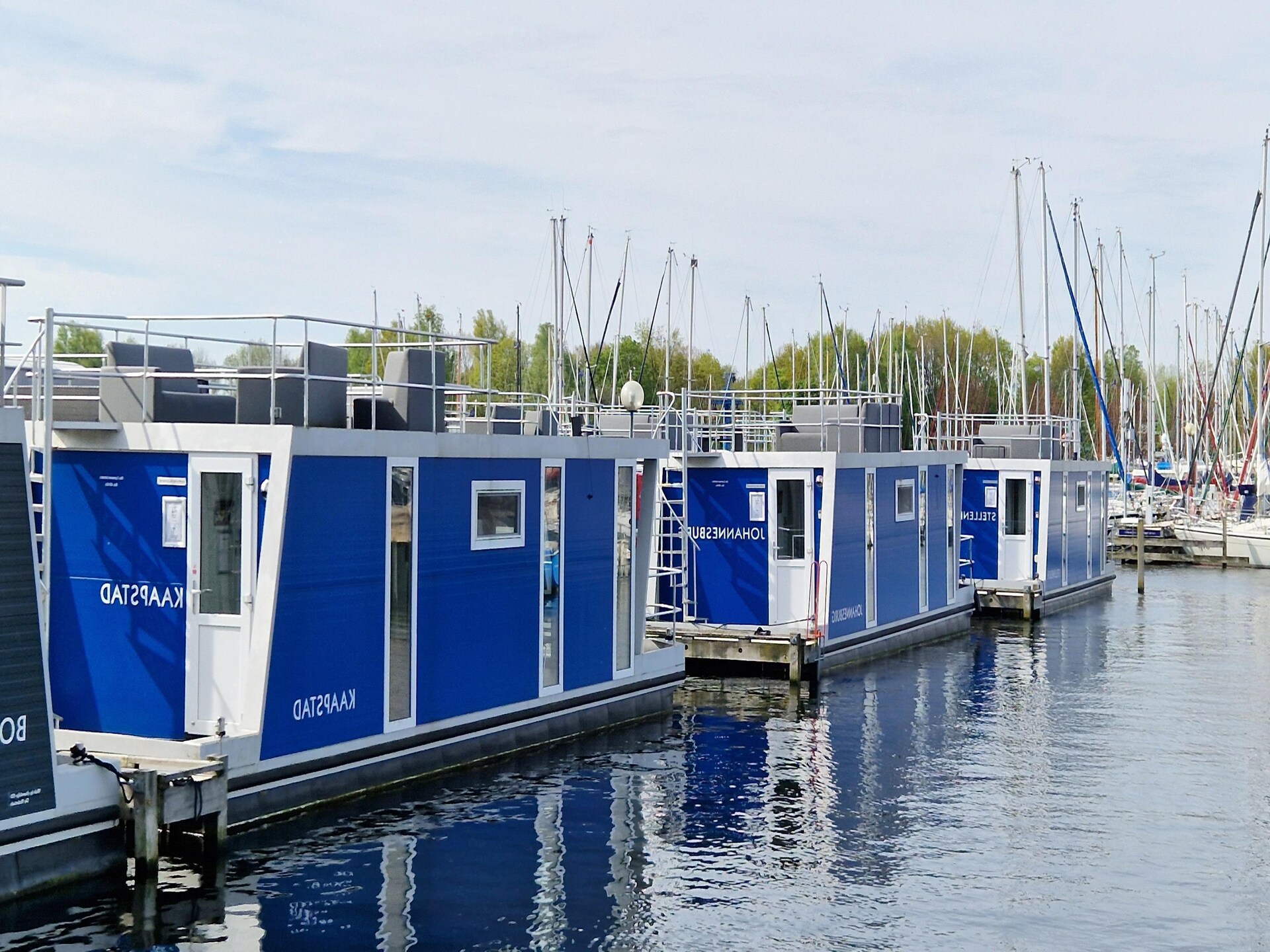 Havenlodges Naarden 1: Charmant verblijf op het water in schilderachtige jachthaven - foto 11