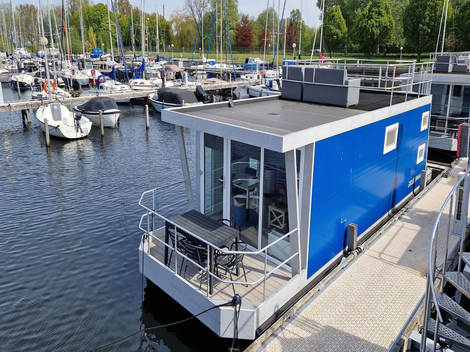 Havenlodges Naarden 1: Charmant verblijf op het water in schilderachtige jachthaven - foto 12