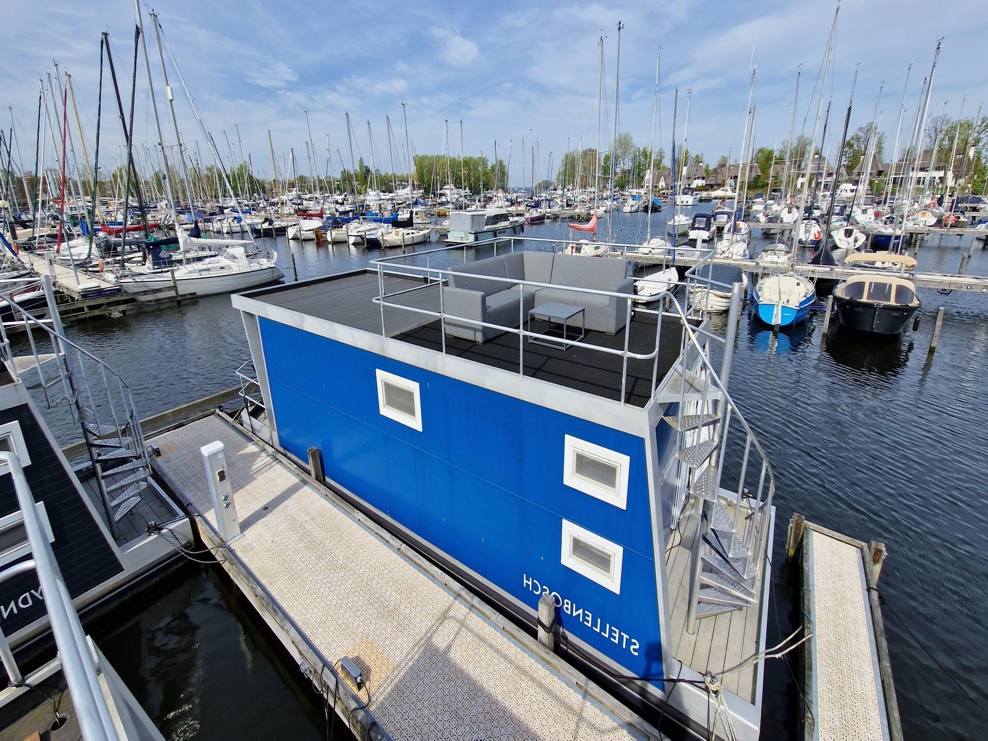 Havenlodges Naarden 1: Charmant verblijf op het water in schilderachtige jachthaven - foto 13