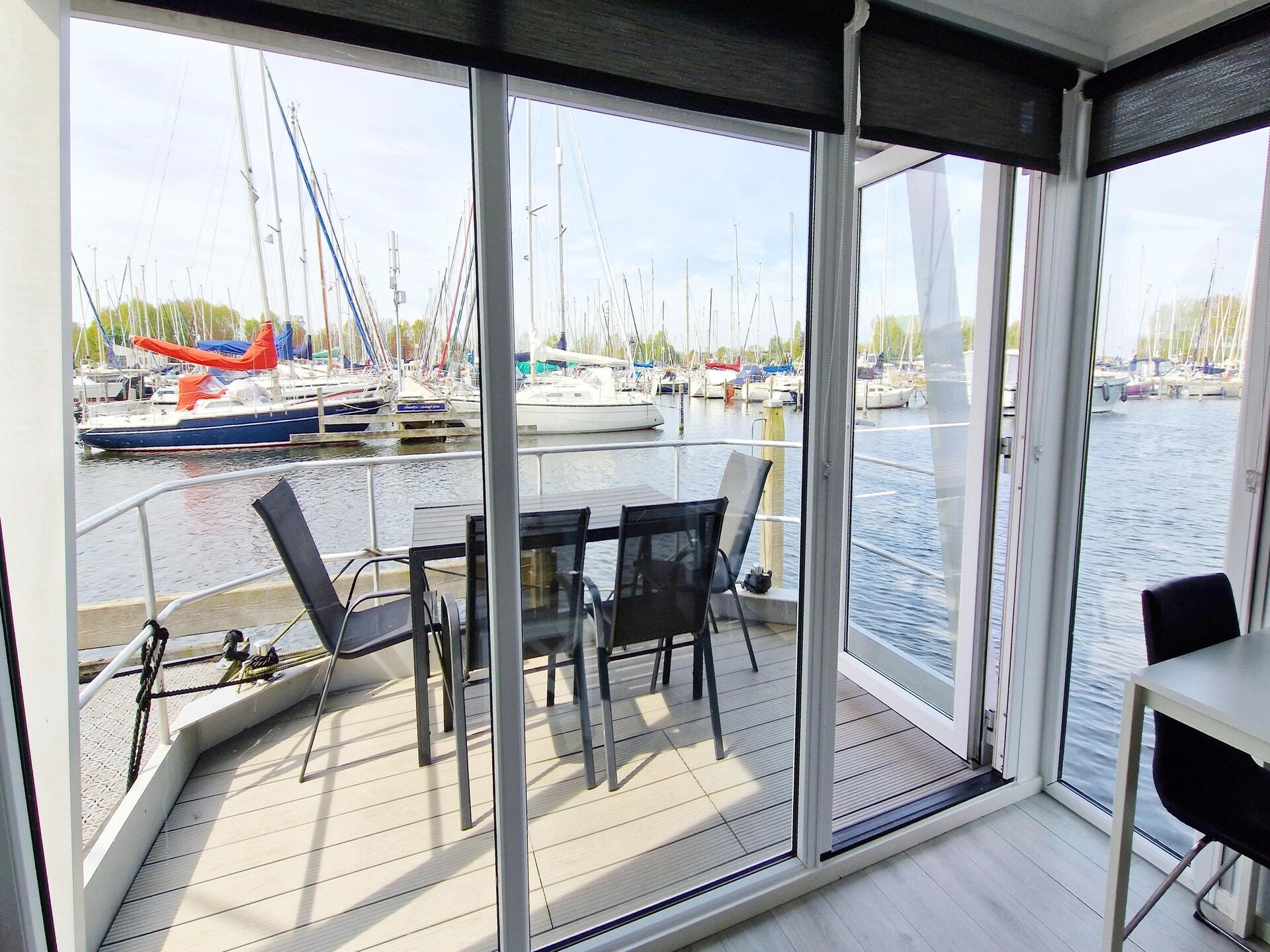 Havenlodges Naarden 1: Charmant verblijf op het water in schilderachtige jachthaven - foto 6
