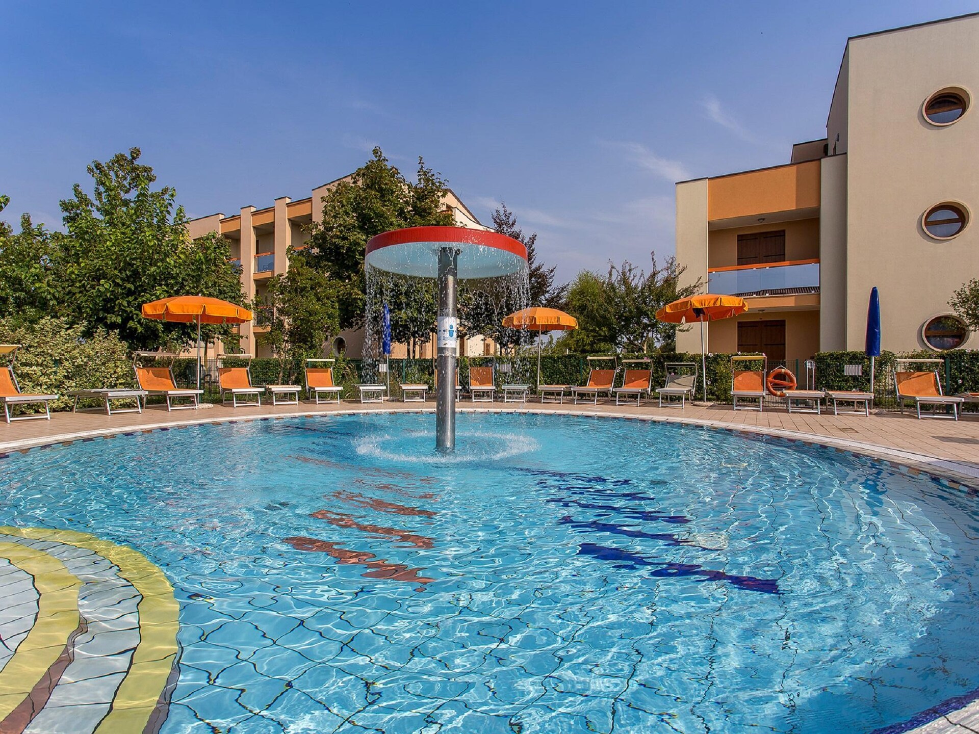 Zonnig appartement met zwembad in Caorle, vlakbij zee en strand - foto 34