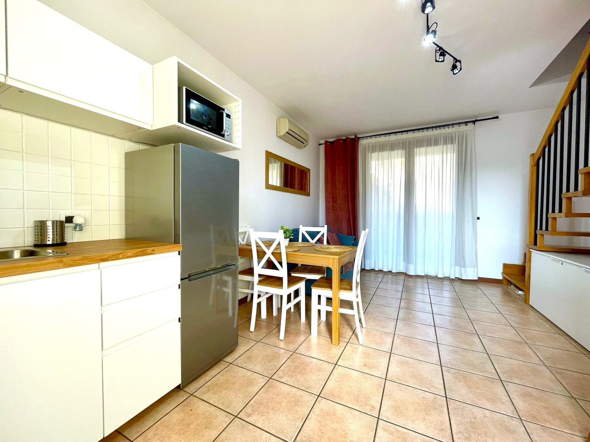 Zonnig appartement met zwembad in Caorle, vlakbij zee en strand - foto 3
