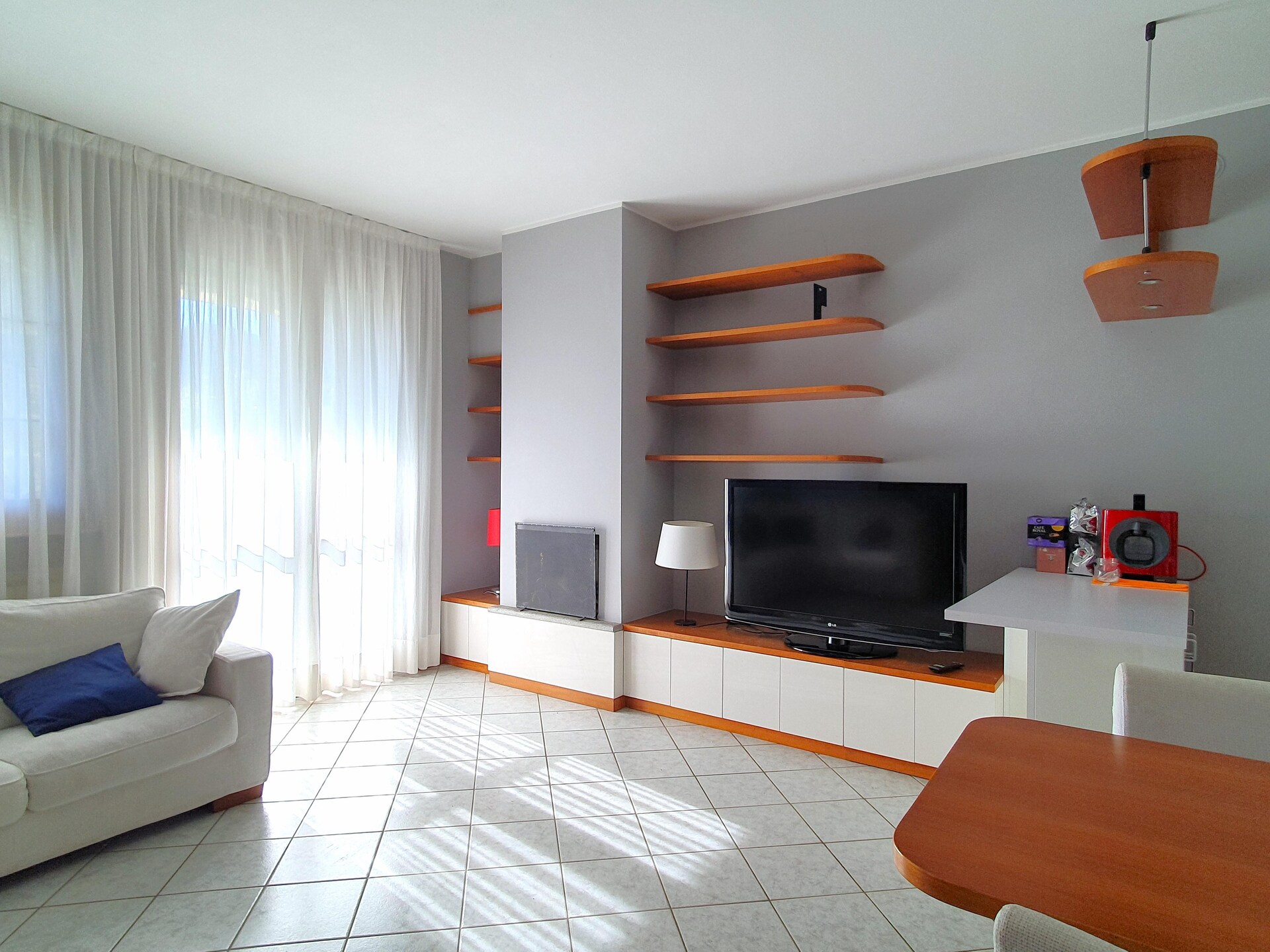 Ruim vakantiehuis voor 6 in Montegrino Valtravaglia met zwembad - foto 14