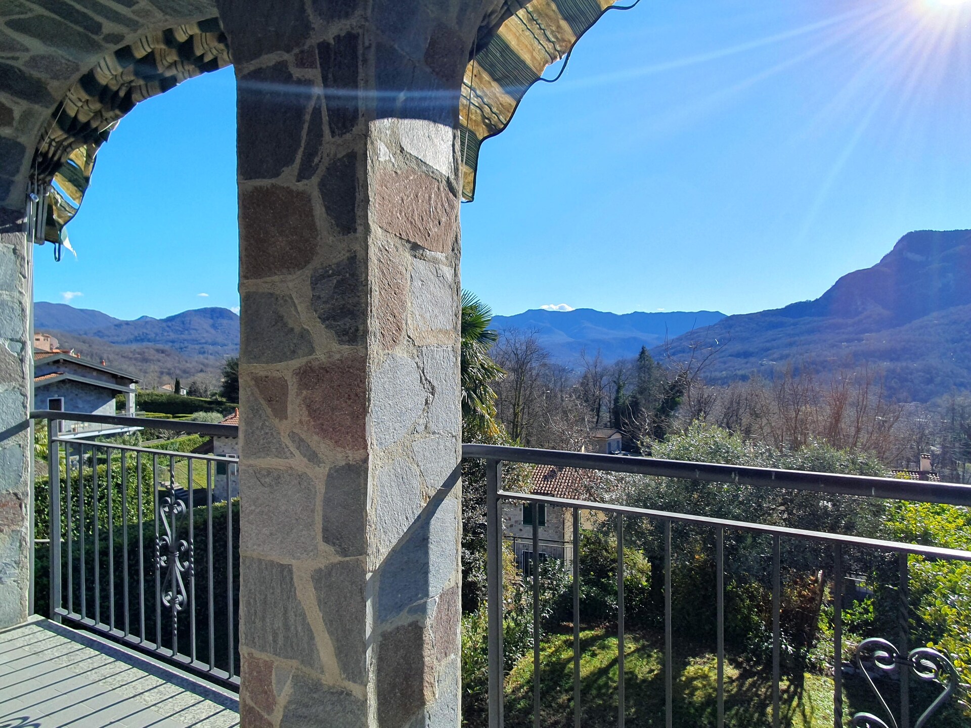 Ruim vakantiehuis voor 6 in Montegrino Valtravaglia met zwembad - foto 38