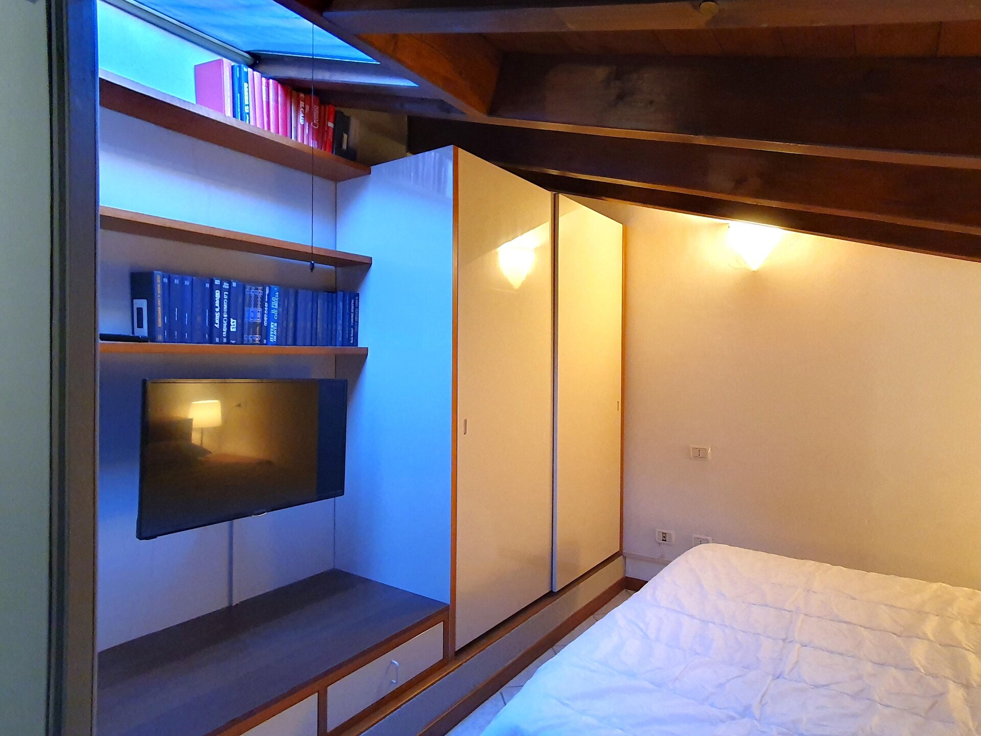 Ruim vakantiehuis voor 6 in Montegrino Valtravaglia met zwembad - foto 32