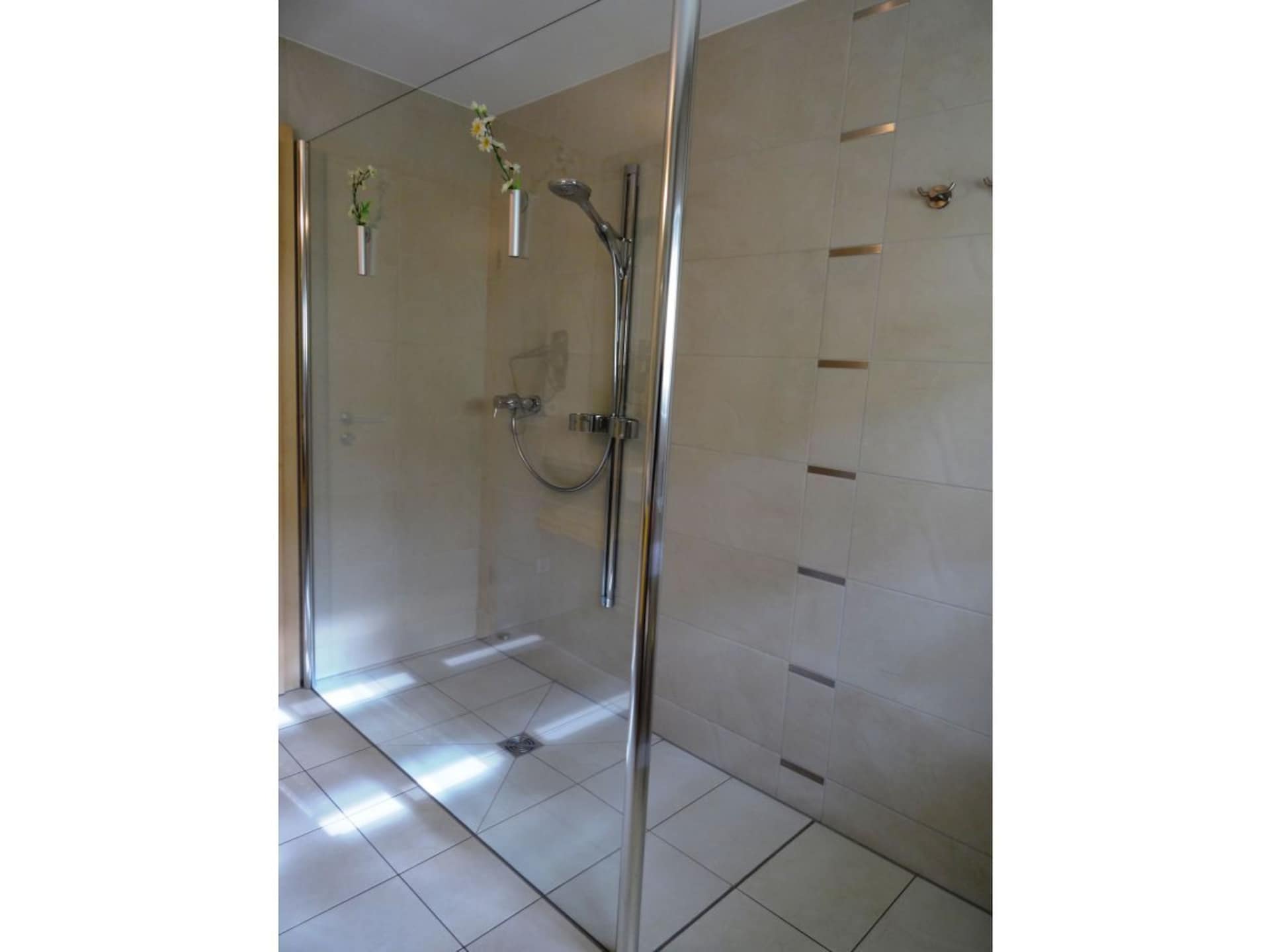 Modern appartement met balkon op 300m van centrum Dresden - foto 12