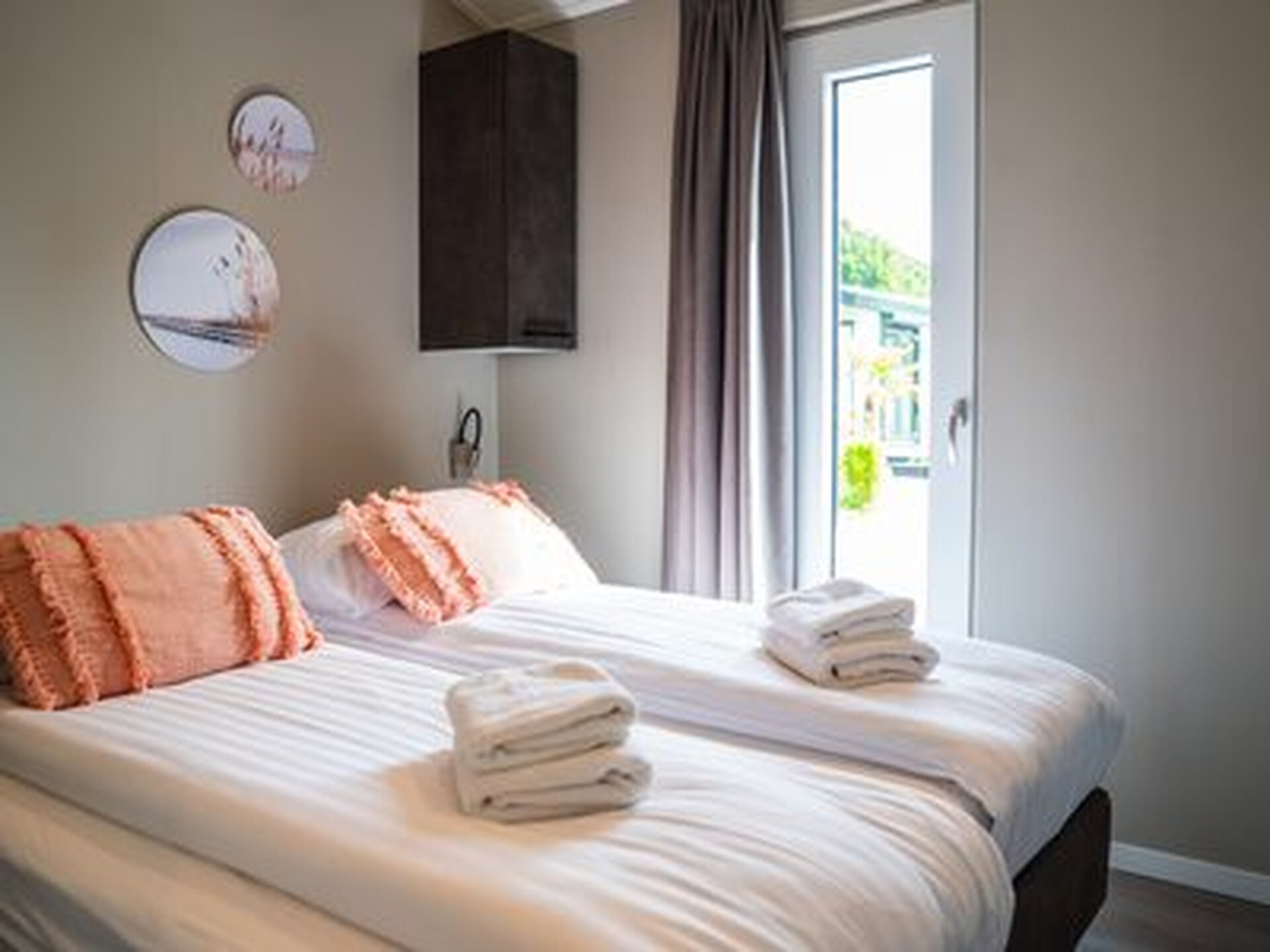 Modern chalet aan parkvijver in Veldhoven, 4 pers., 2 slaapkamers - foto 19