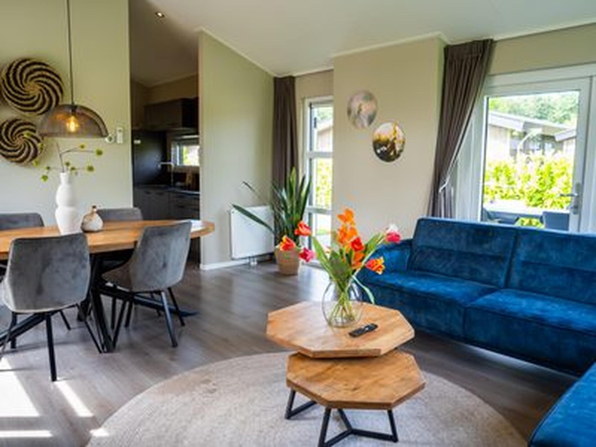 Modern chalet aan parkvijver in Veldhoven, 4 pers., 2 slaapkamers - foto 3