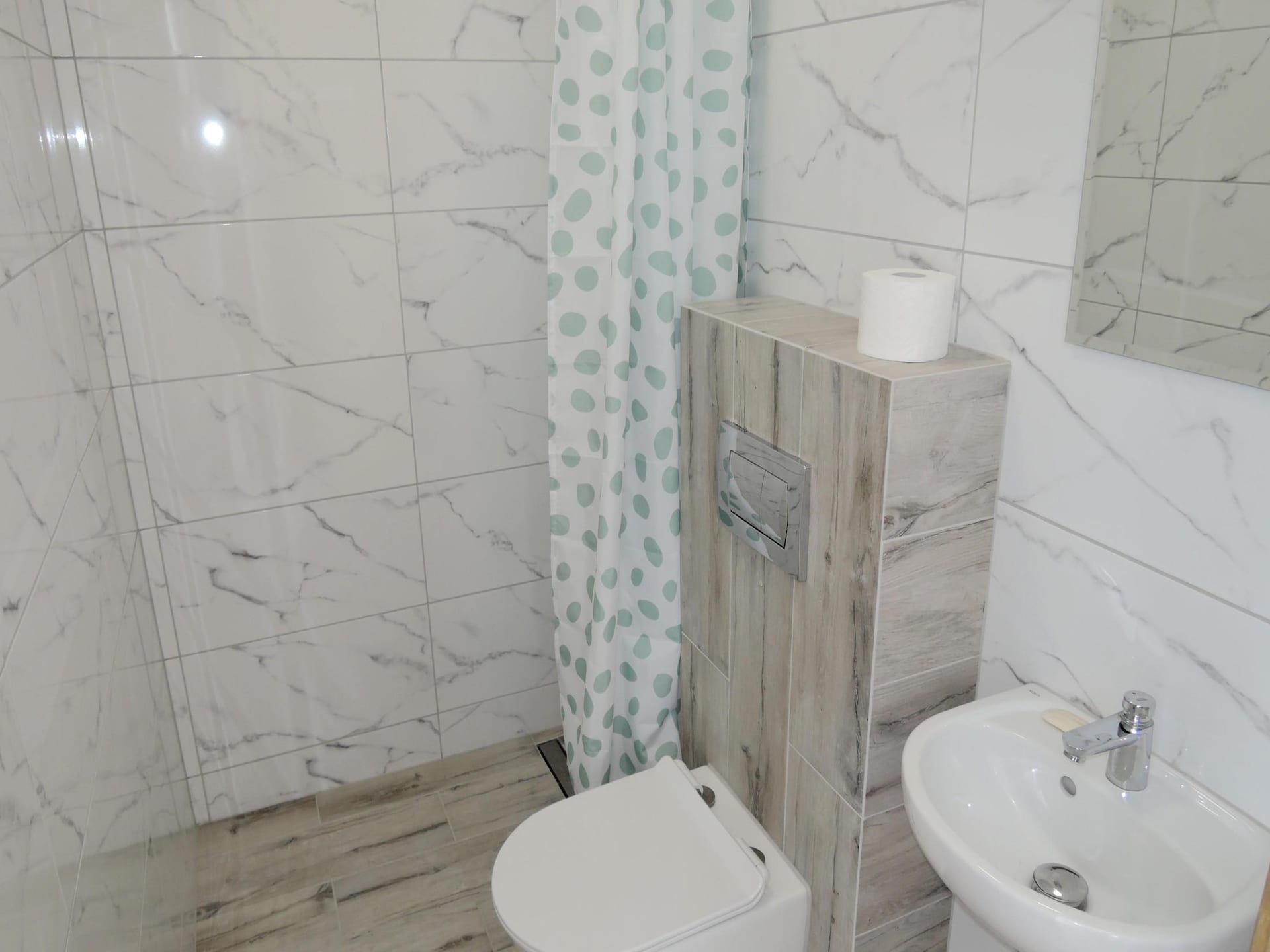 Op 500 m van het strand: Comfortabel appartement in centrum Mrzeżyno - foto 18