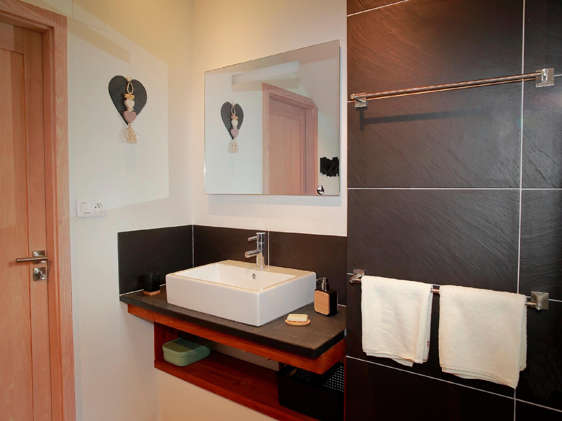 Eco gîte aan een serene vijver bij Saint-Quirin, privé en uniek - foto 13