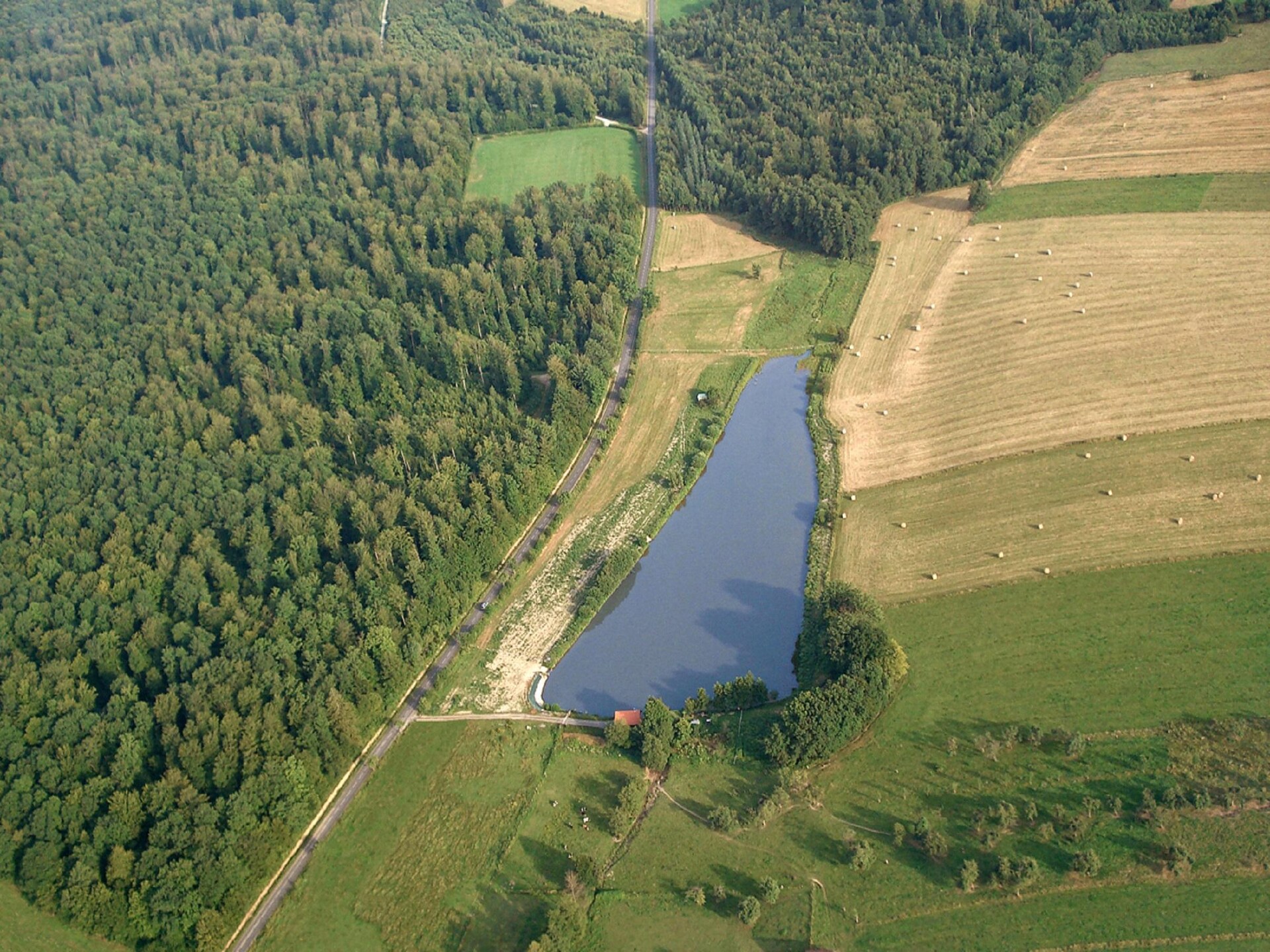 Eco gîte aan een serene vijver bij Saint-Quirin, privé en uniek - foto 21