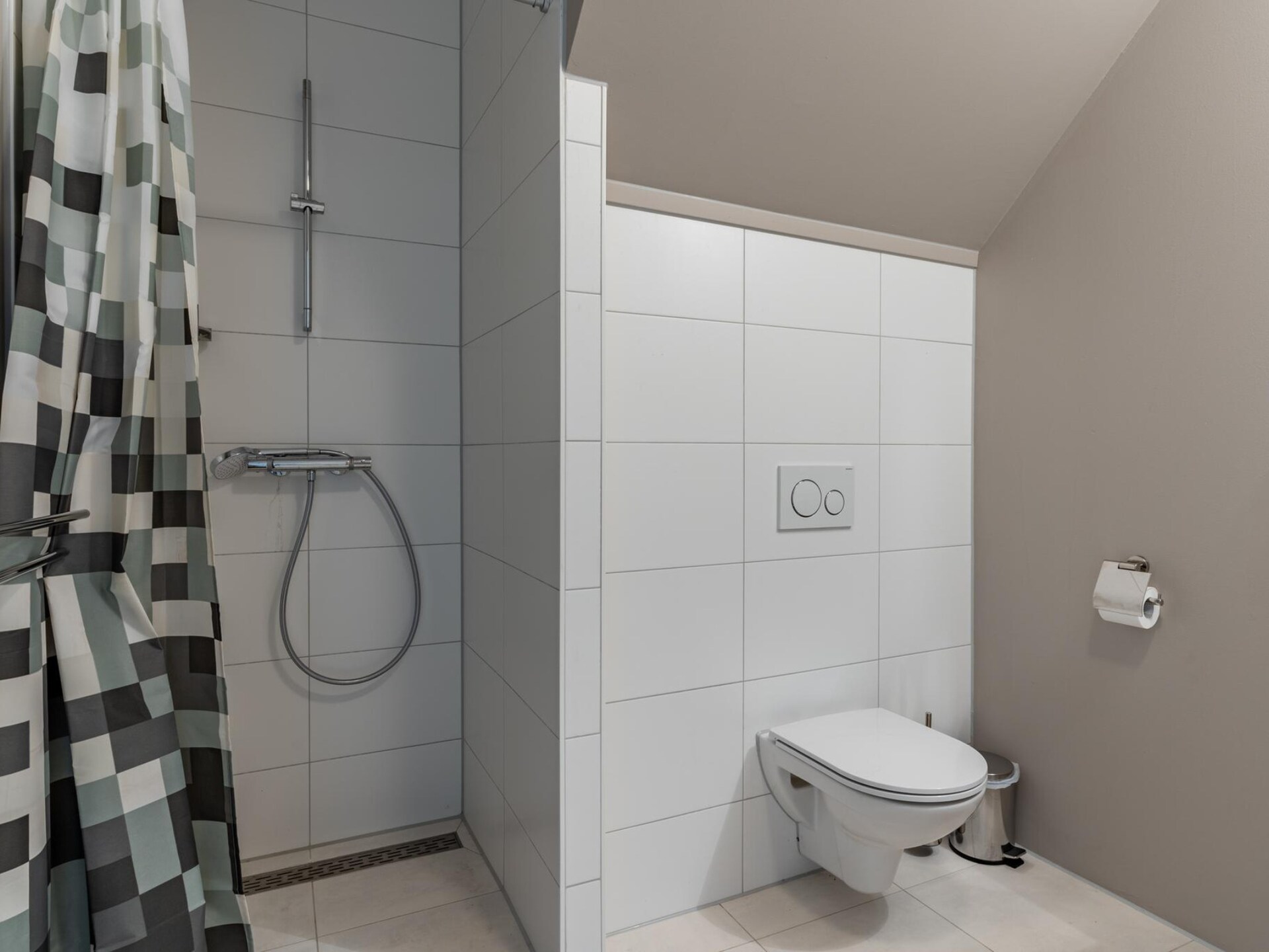 Havenzicht: Luxe vakantiehuis aan het water met privésteiger in Sneek - foto 31