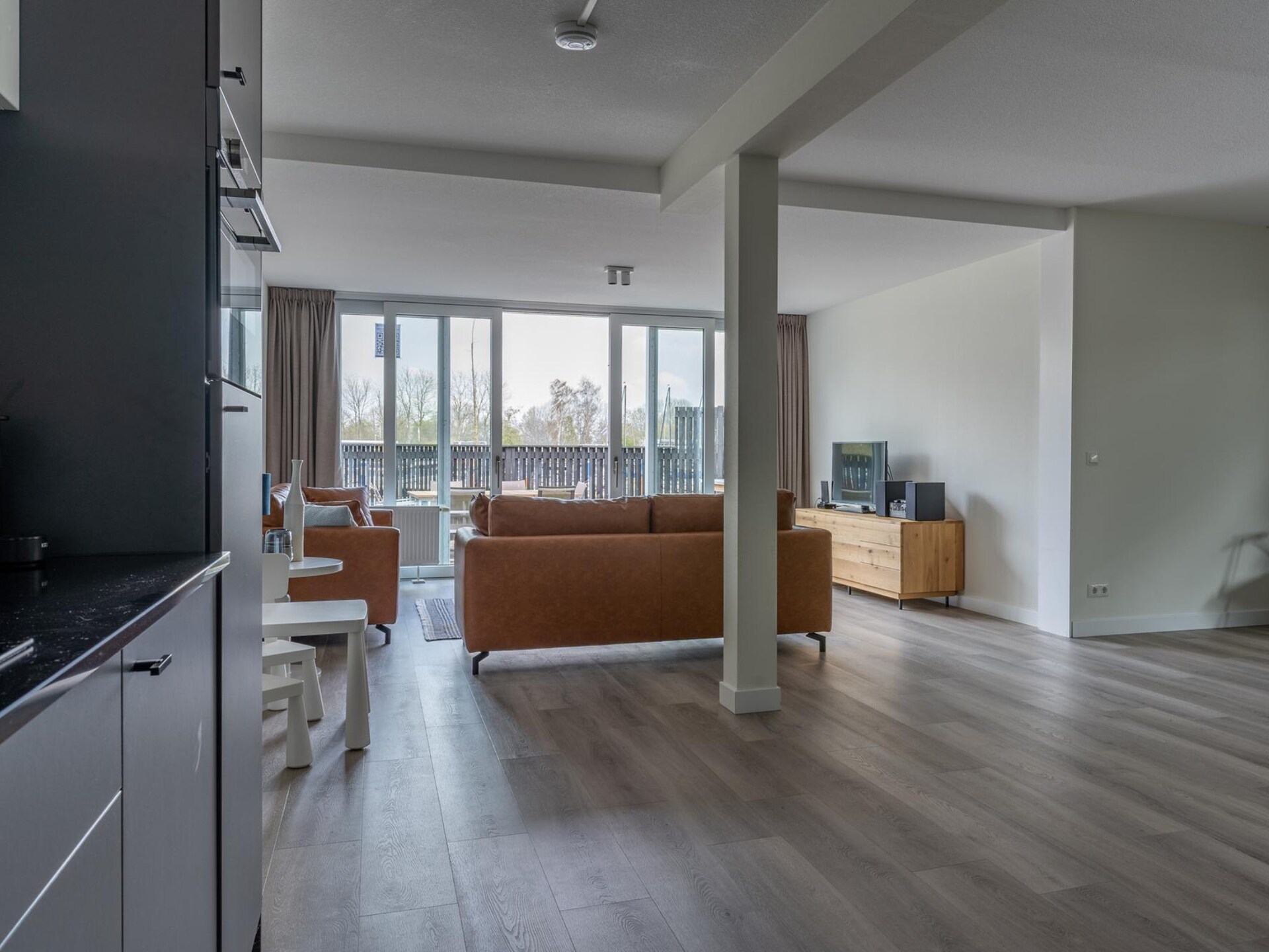 Havenzicht: Luxe vakantiehuis aan het water met privésteiger in Sneek - foto 21