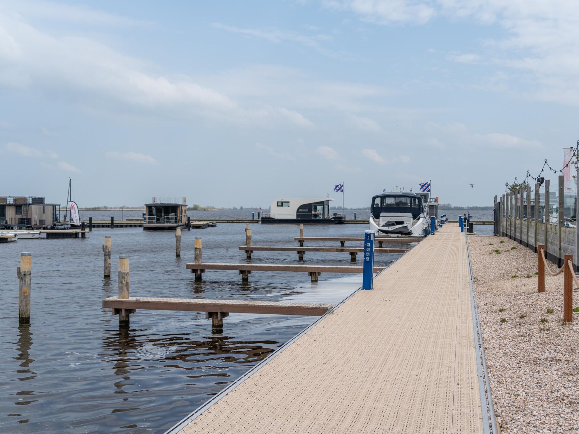 Havenzicht: Luxe vakantiehuis aan het water met privésteiger in Sneek - foto 38