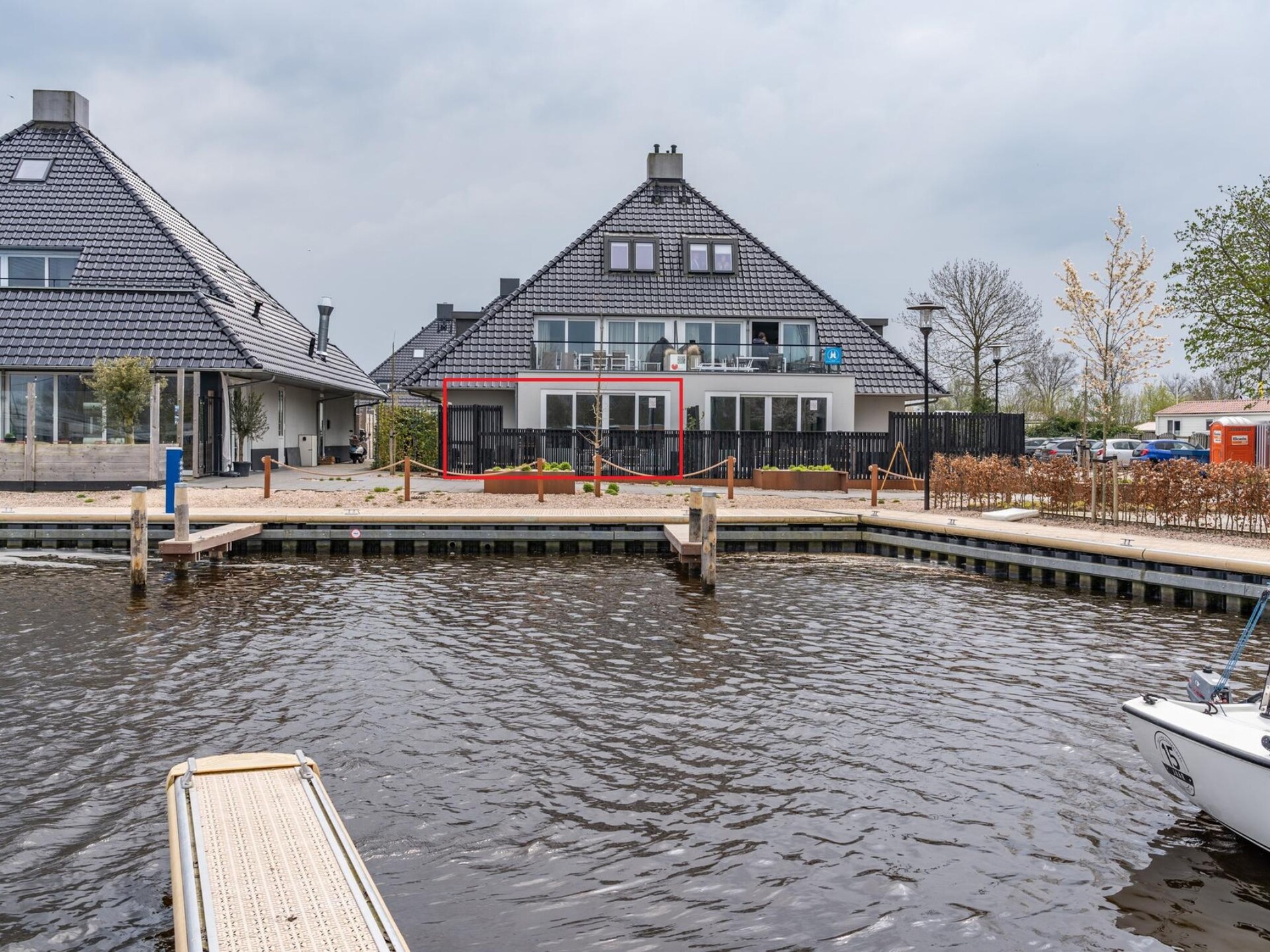 Havenzicht: Luxe vakantiehuis aan het water met privésteiger in Sneek - foto 11