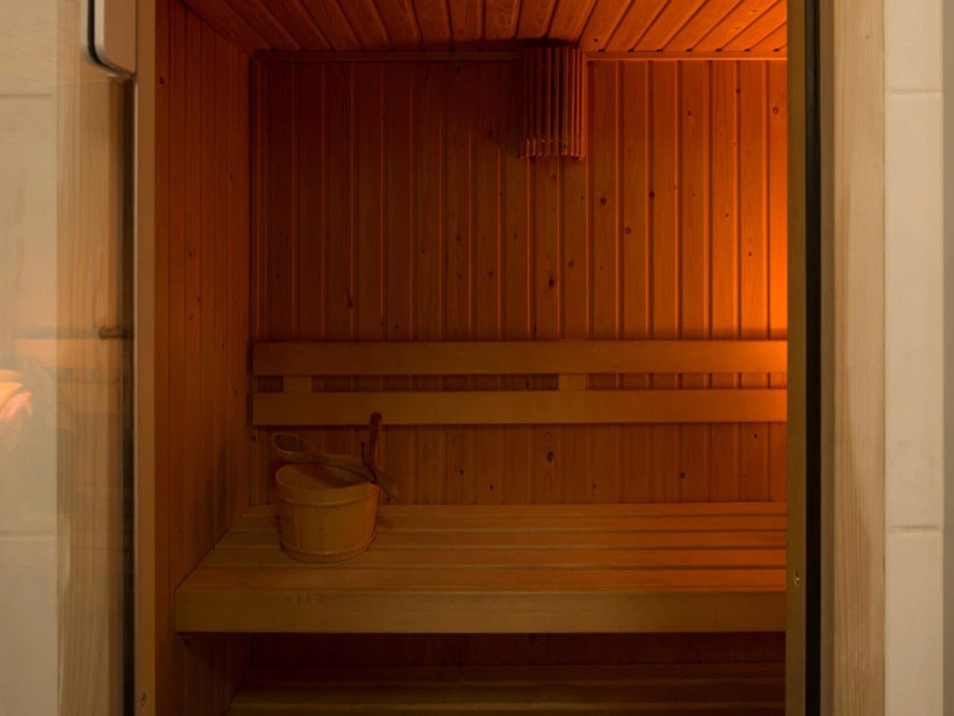 Luxe strandvilla met sauna op 500m van zee in Julianadorp - foto 37