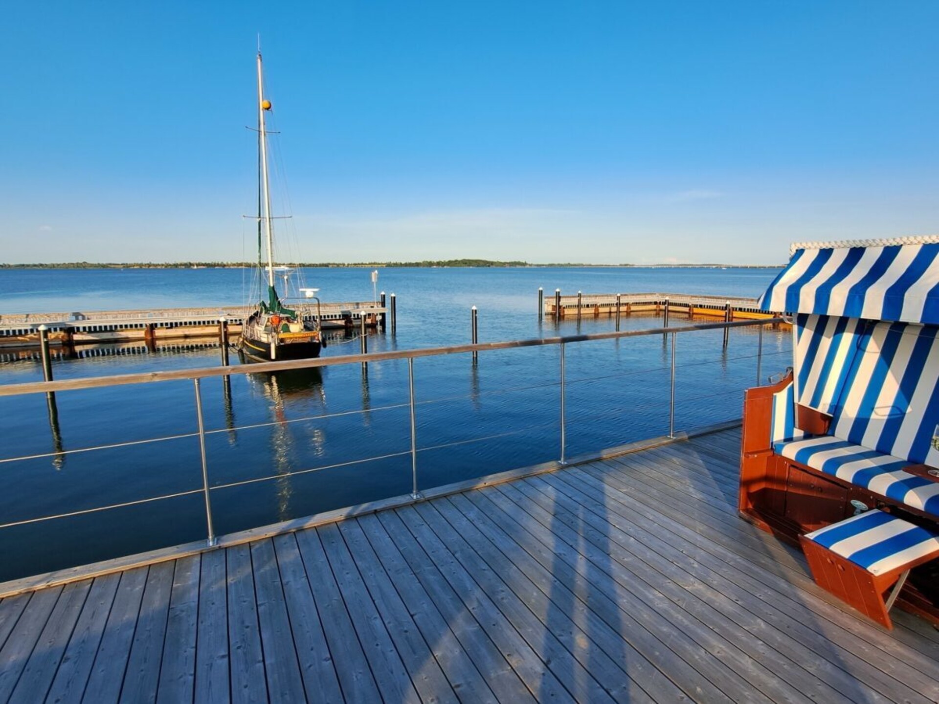 Woonboot Harmonie in Stralsund: Scandinavisch design op het water - foto 12