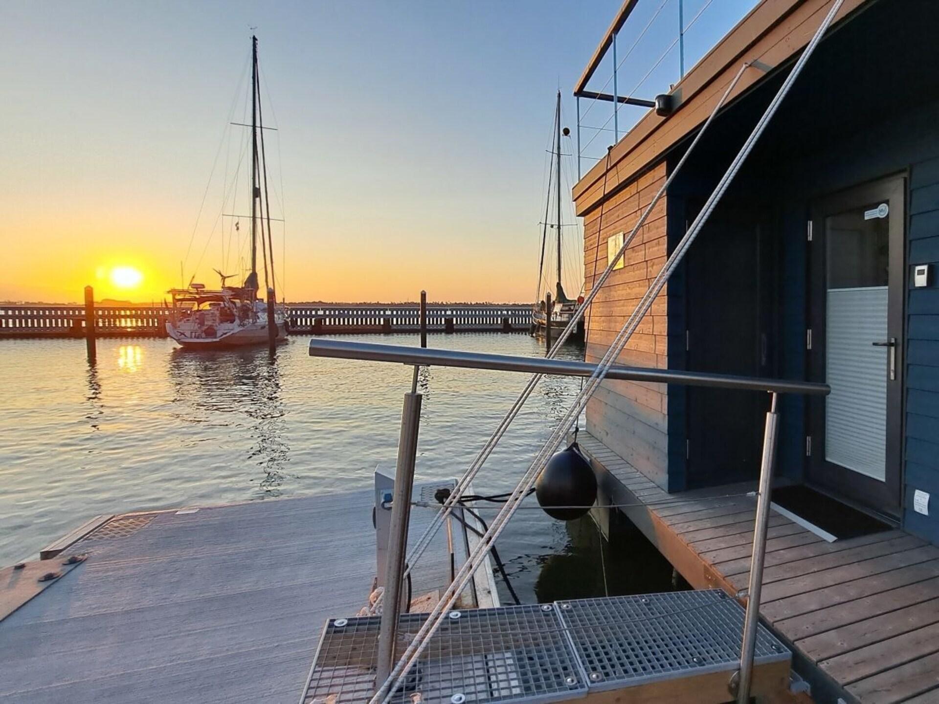 Woonboot Harmonie in Stralsund: Scandinavisch design op het water - foto 13