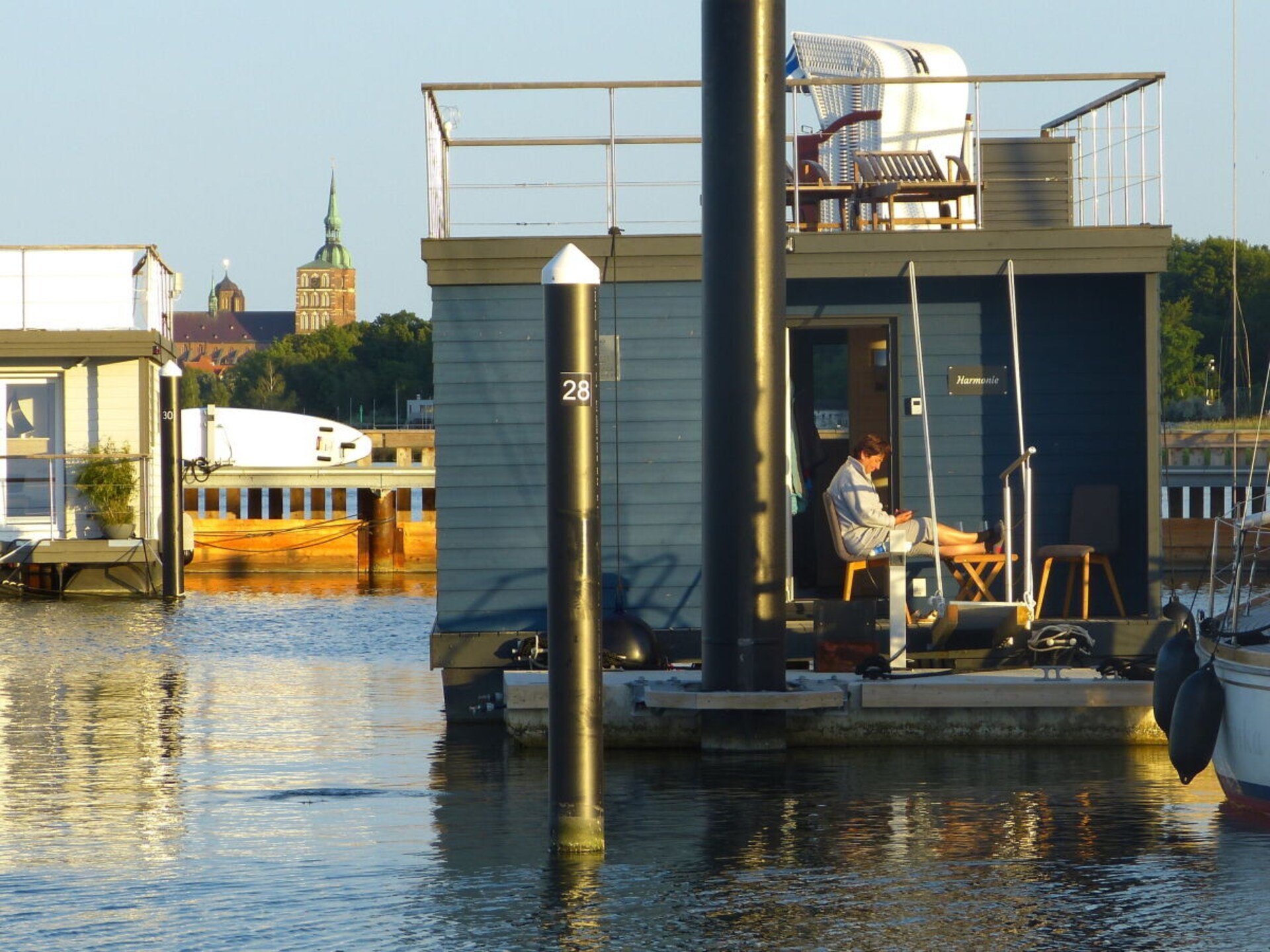 Woonboot Harmonie in Stralsund: Scandinavisch design op het water - foto 4