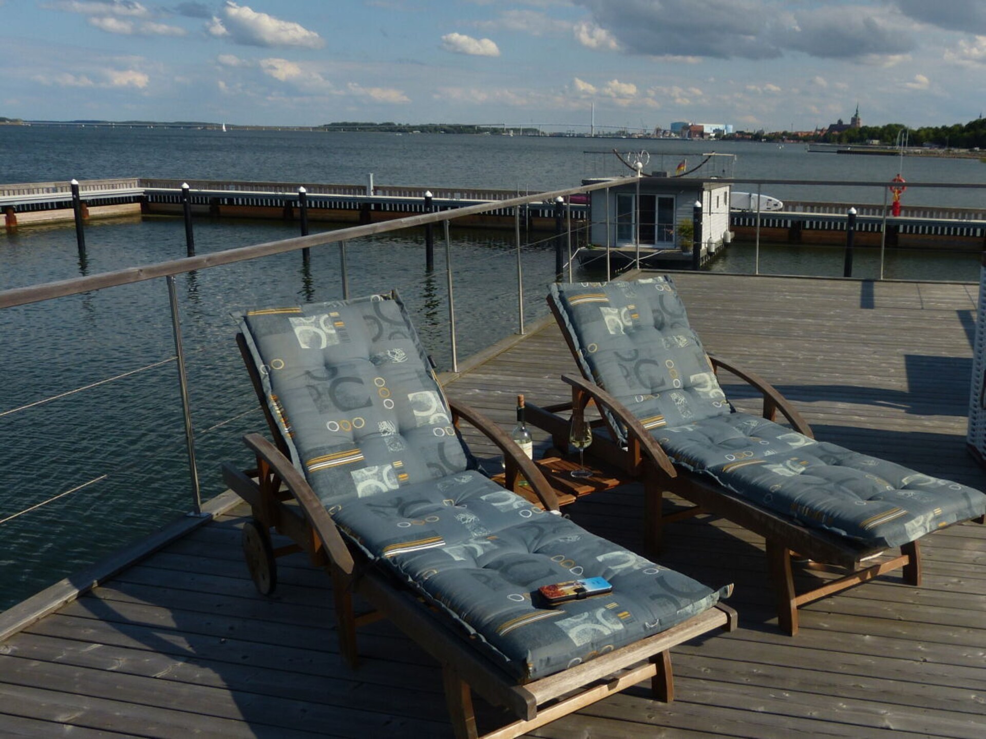 Woonboot Harmonie in Stralsund: Scandinavisch design op het water - foto 14