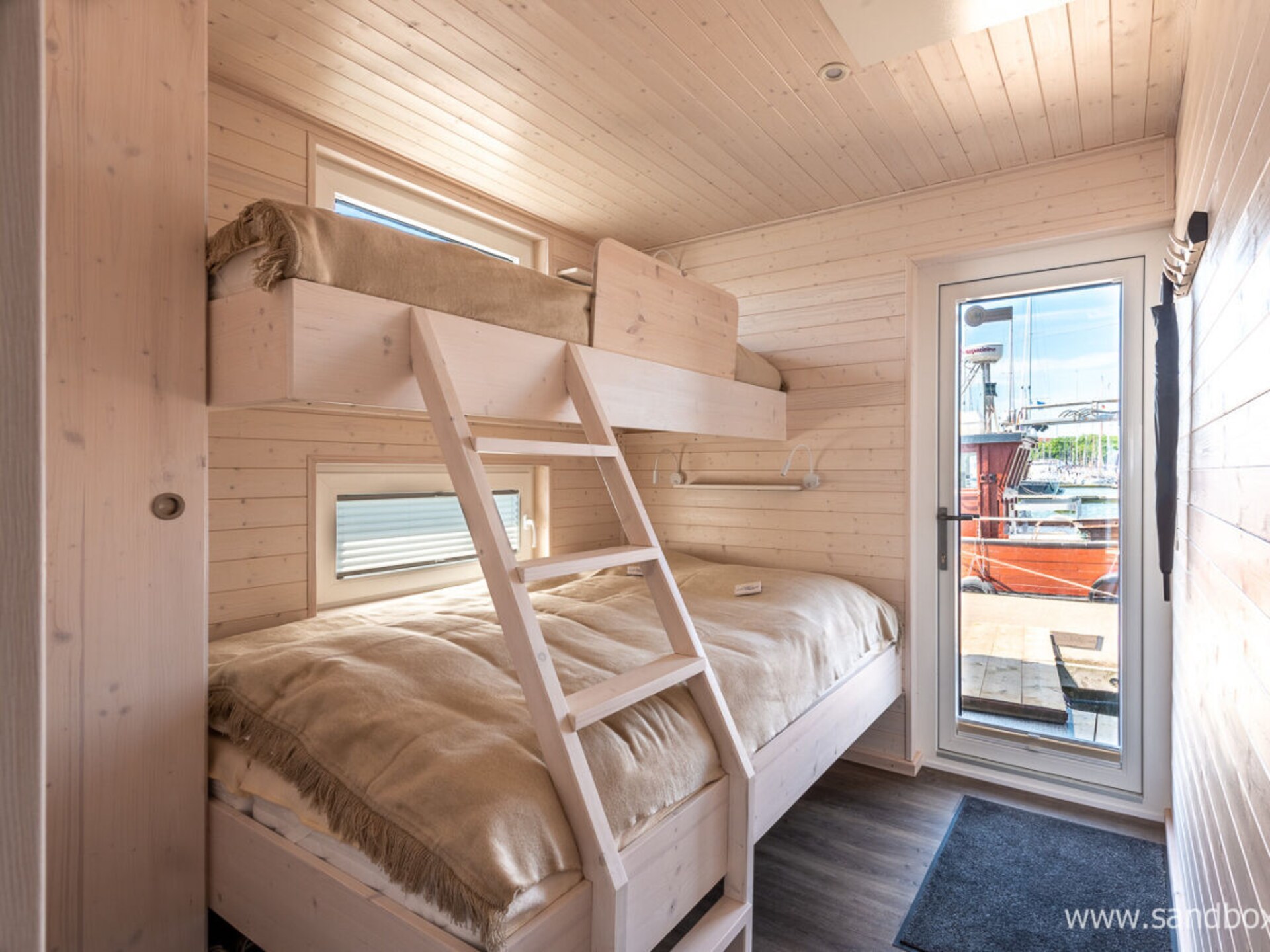 Woonboot Harmonie in Stralsund: Scandinavisch design op het water - foto 9