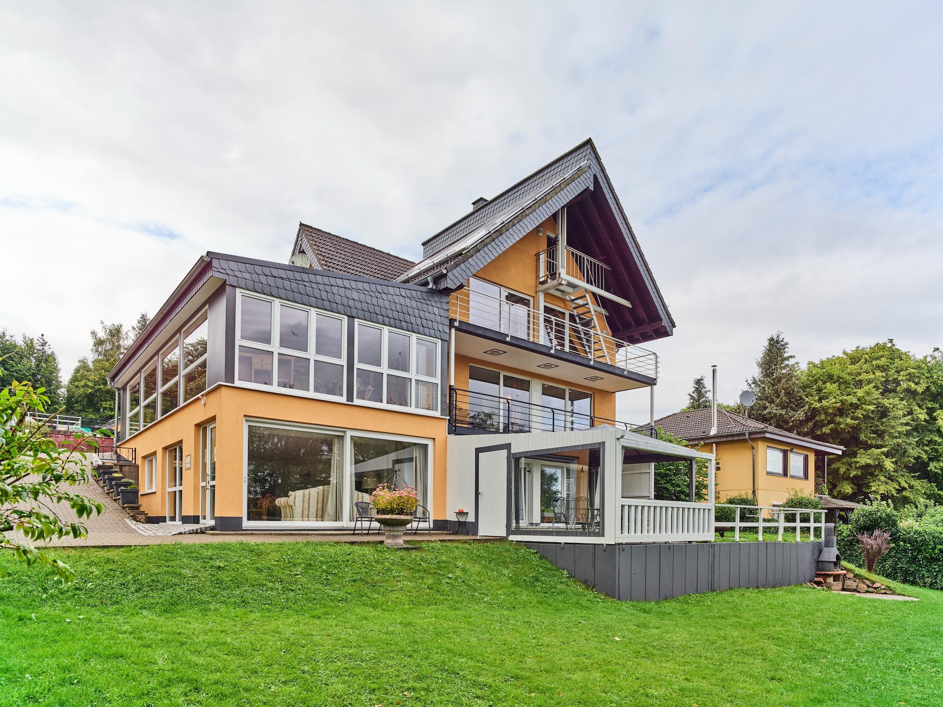 10-persoons vakantiehuis met privézwembad in Hellenthal - foto 2