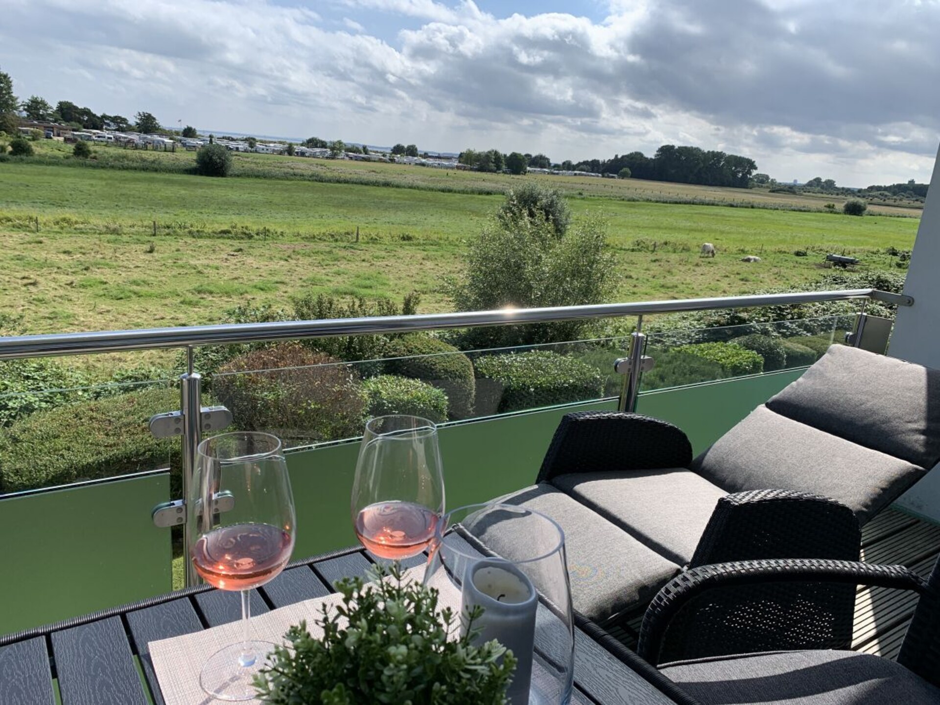 Modern appartement met zeezicht en balkon op het zuiden nabij strand - foto 9