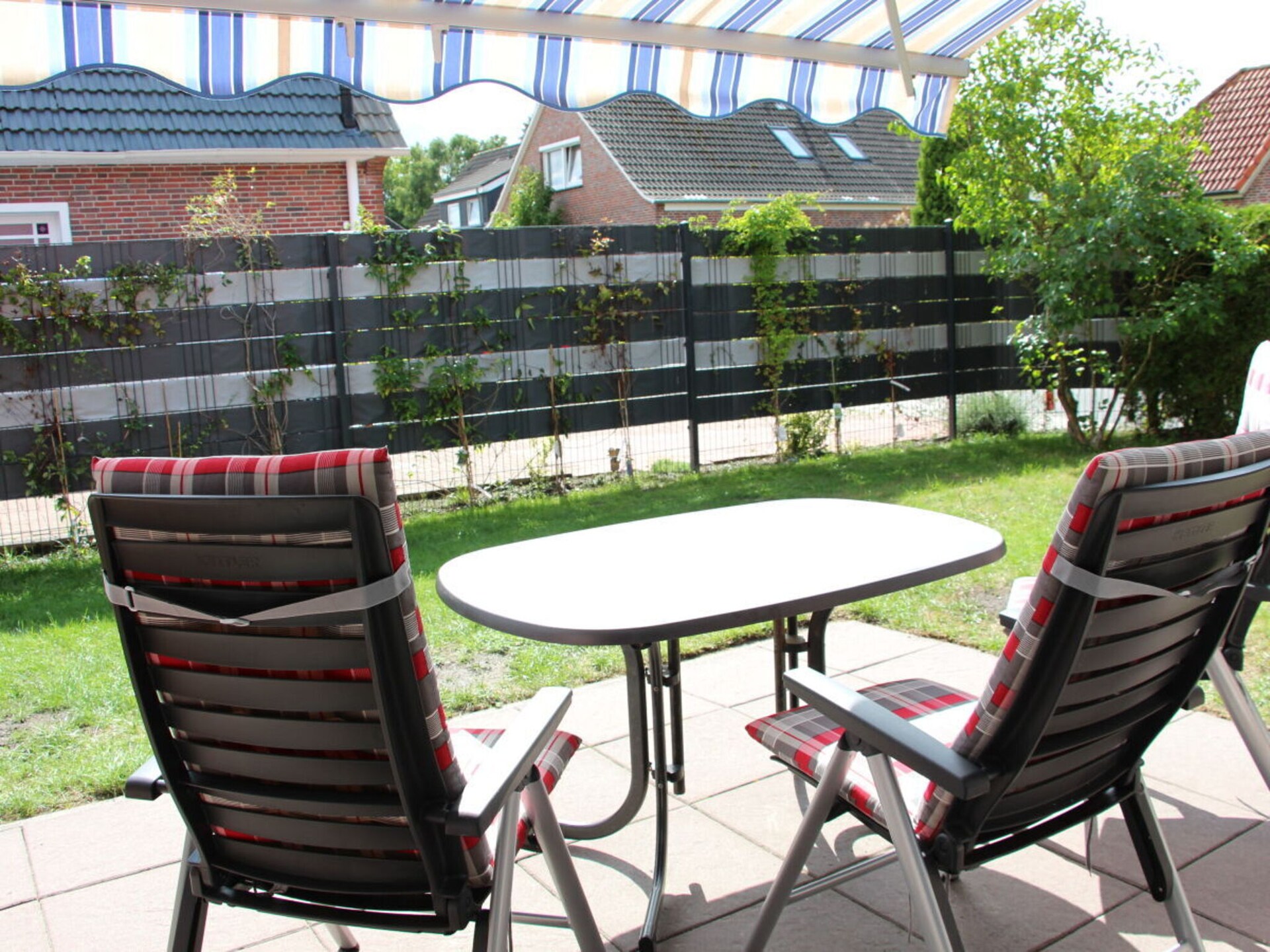 Knus vakantiehuis in Wittmund, 300m van centrum, met tuin en strandstoel - foto 16